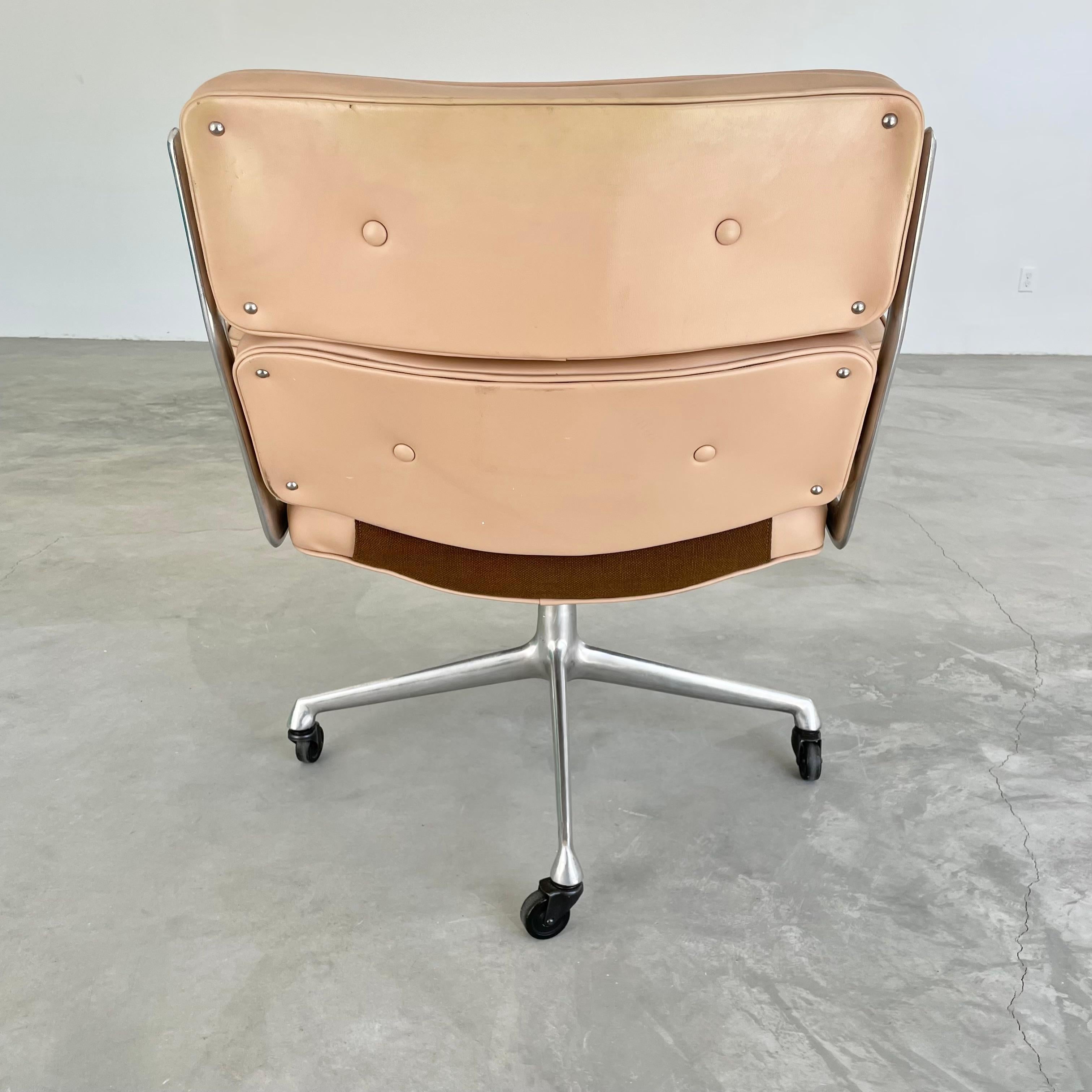 Vintage Eames Time Life Lobby Chair in Camel 1