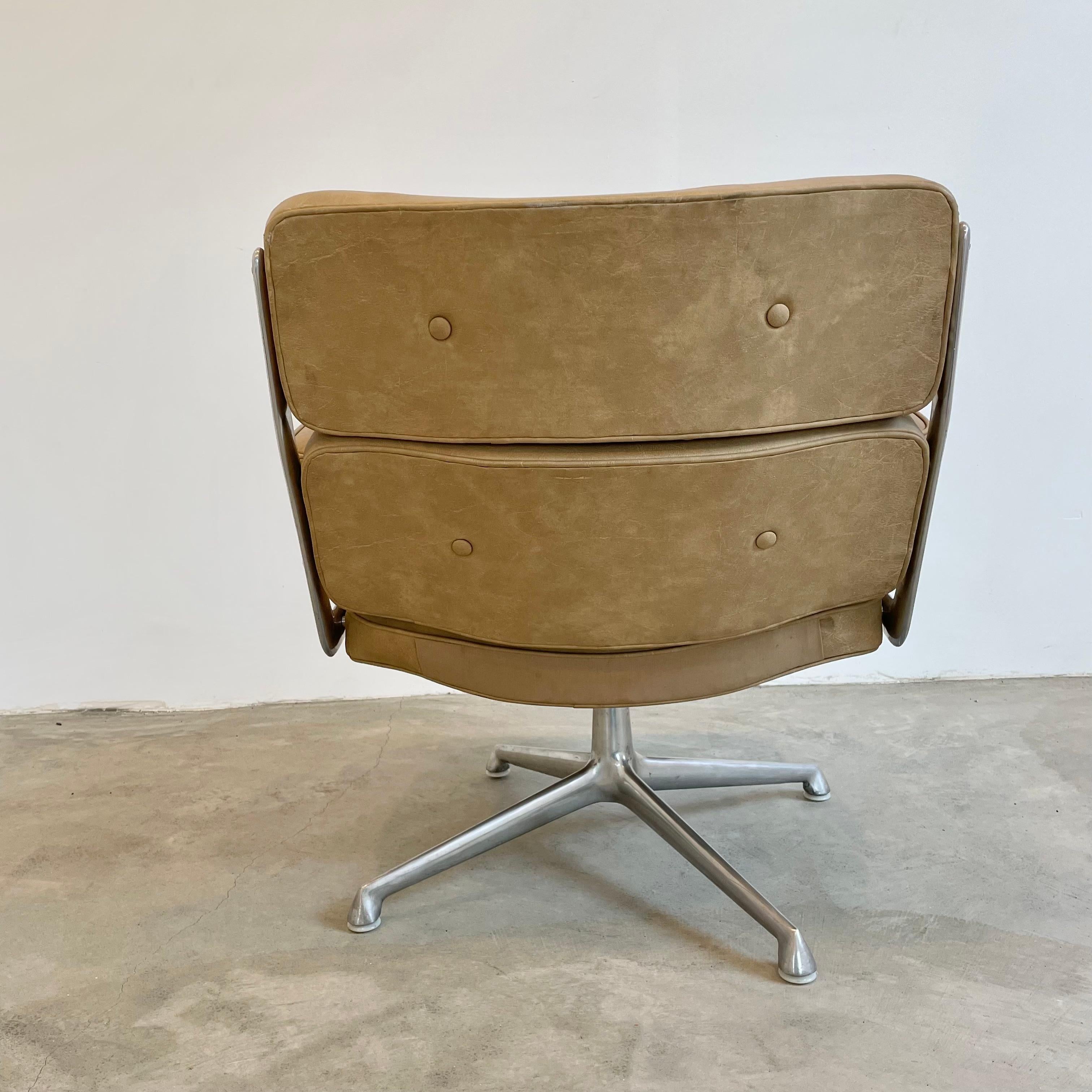 Vintage Eames Time Life Lobby Chair in Camel 1