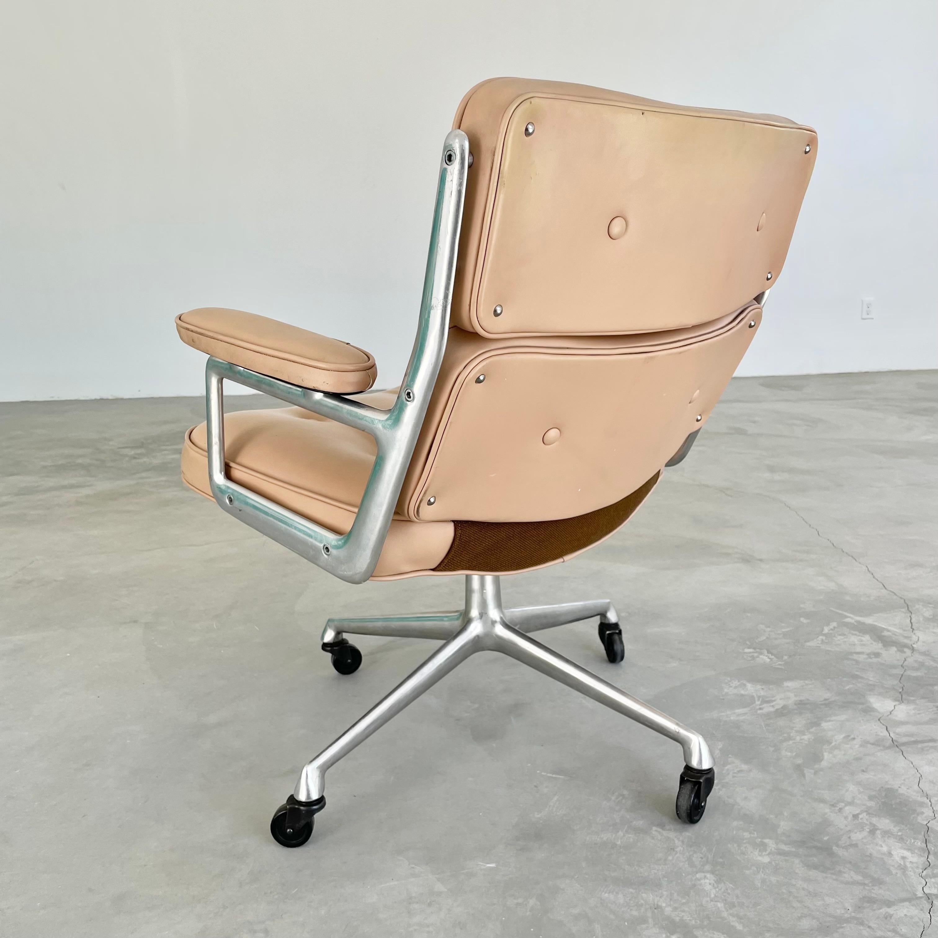 Vintage Eames Time Life Lobby Chair in Camel 2