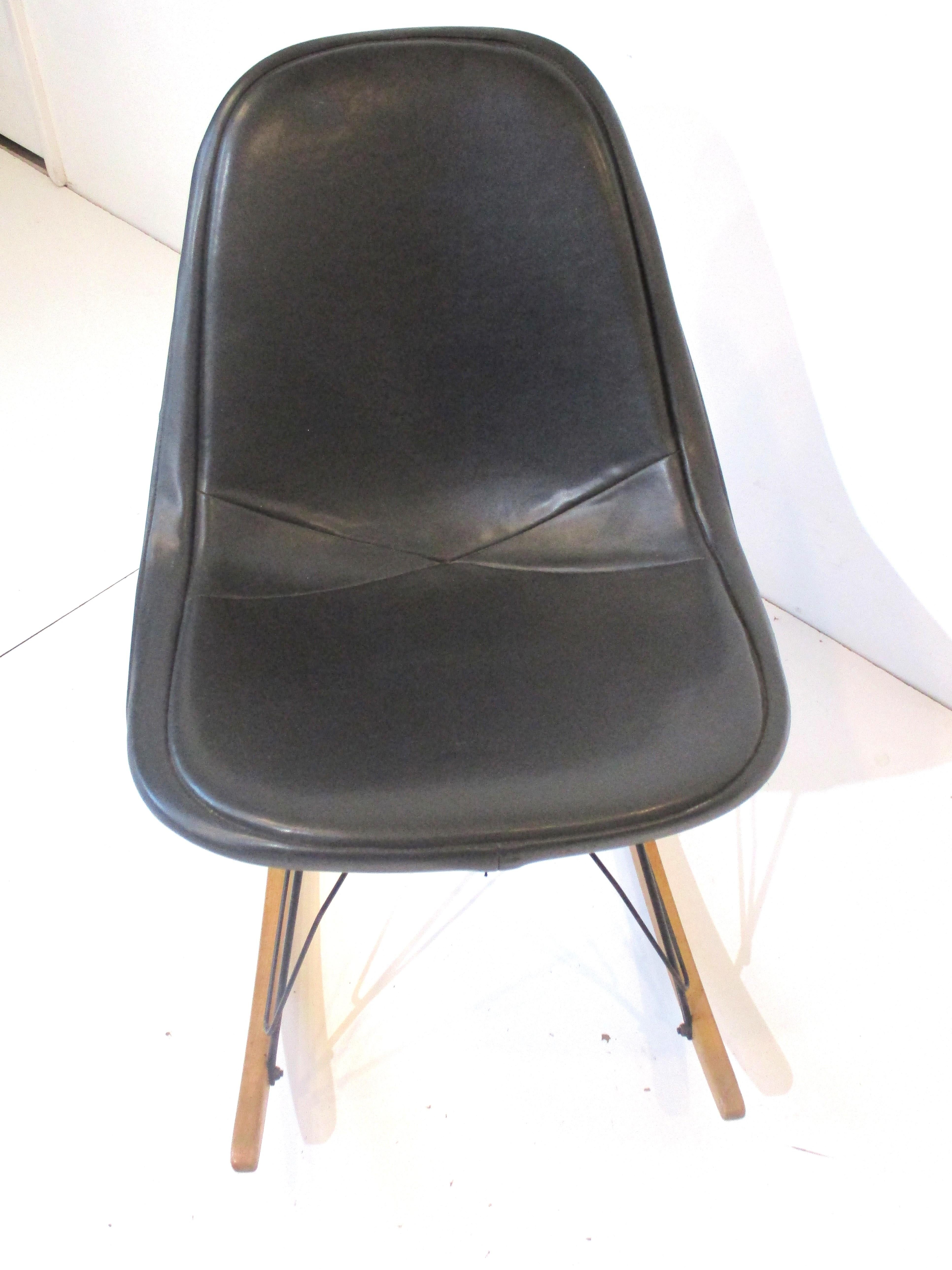 Mid-Century Modern Chaise à bascule Eames pour Herman Miller en vente