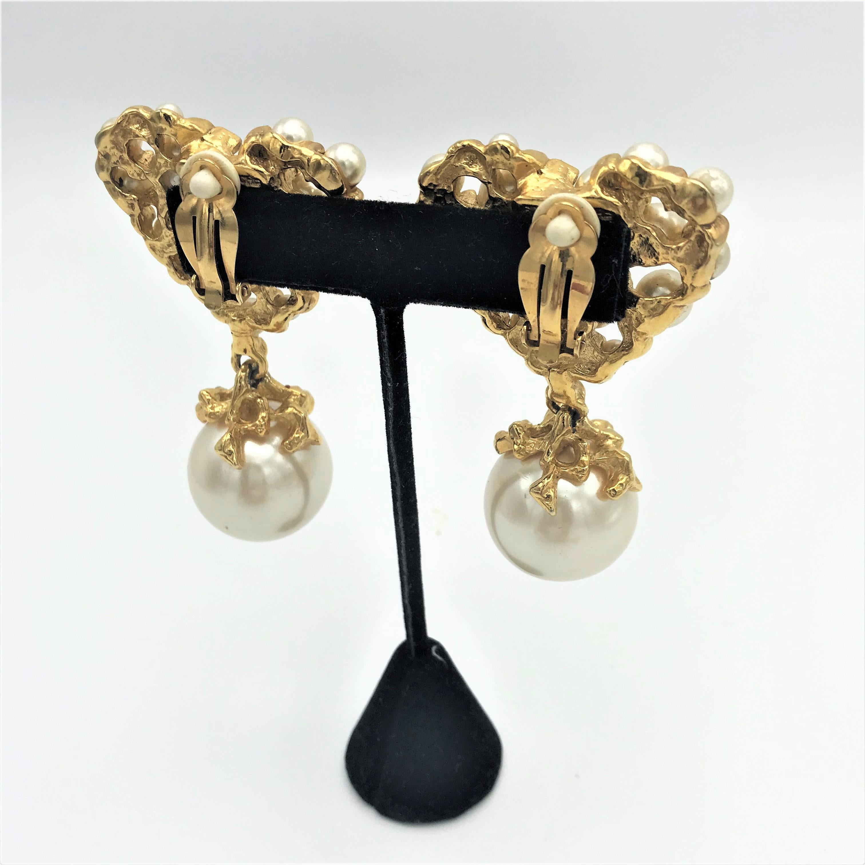 Heart clip on earring with many faux pearls, signed Guy Laroche Paris 1990s 1