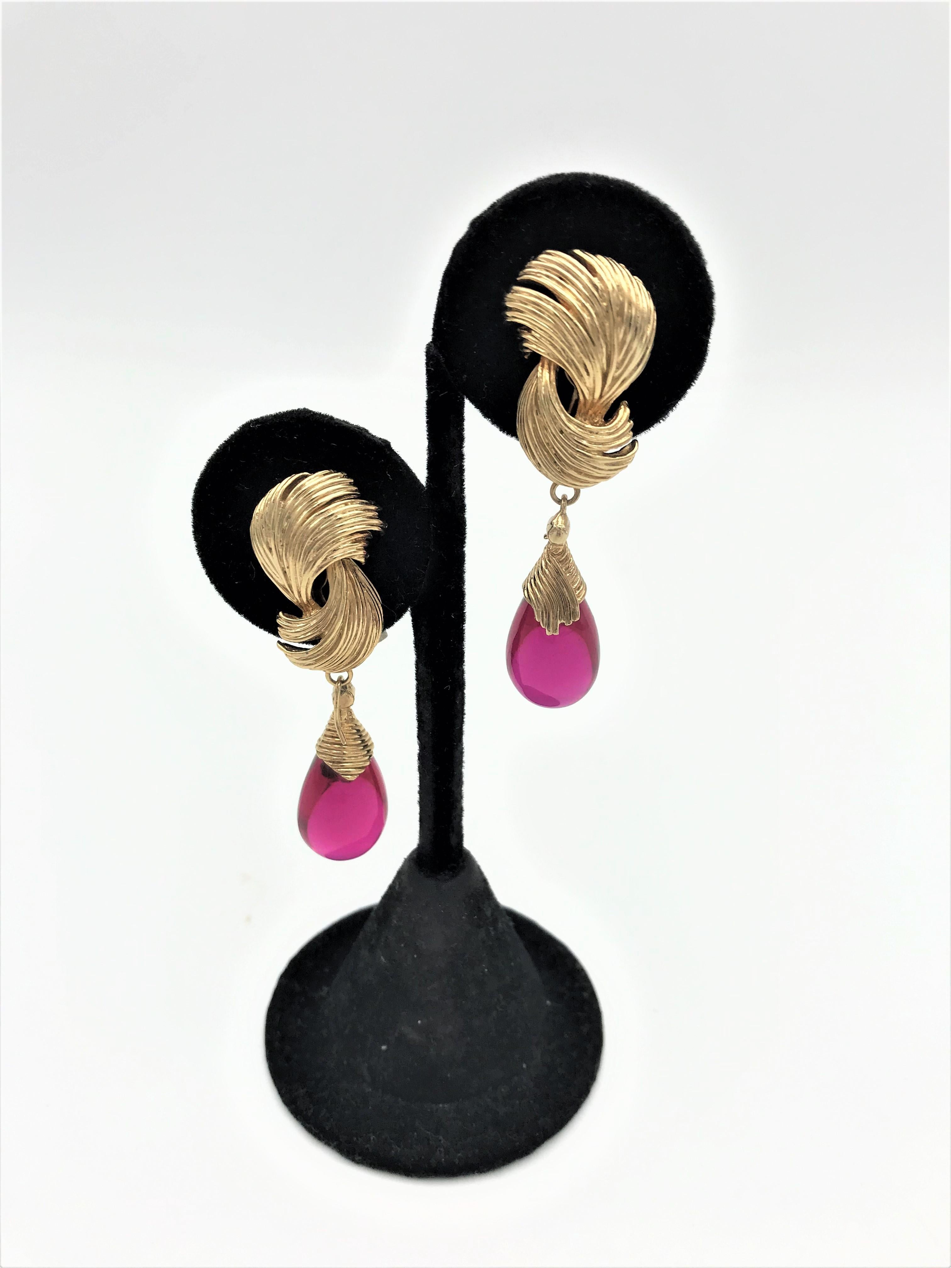 Artisan Vintage ear clips signed Boucher nr. 67/88 US 1940s  vergoldet