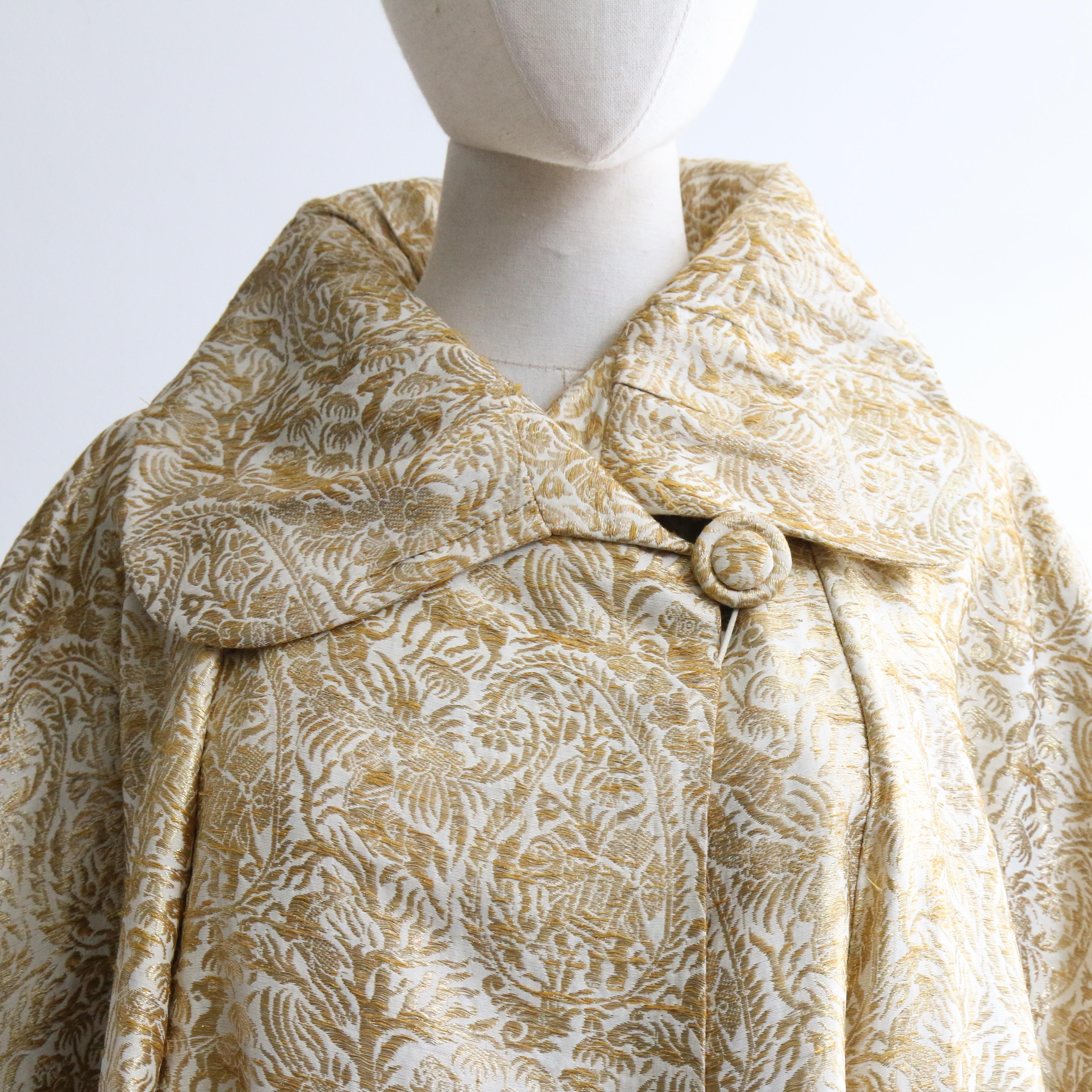 Women's or Men's Vintage Early 1930's Silk Gold Lamé Cape