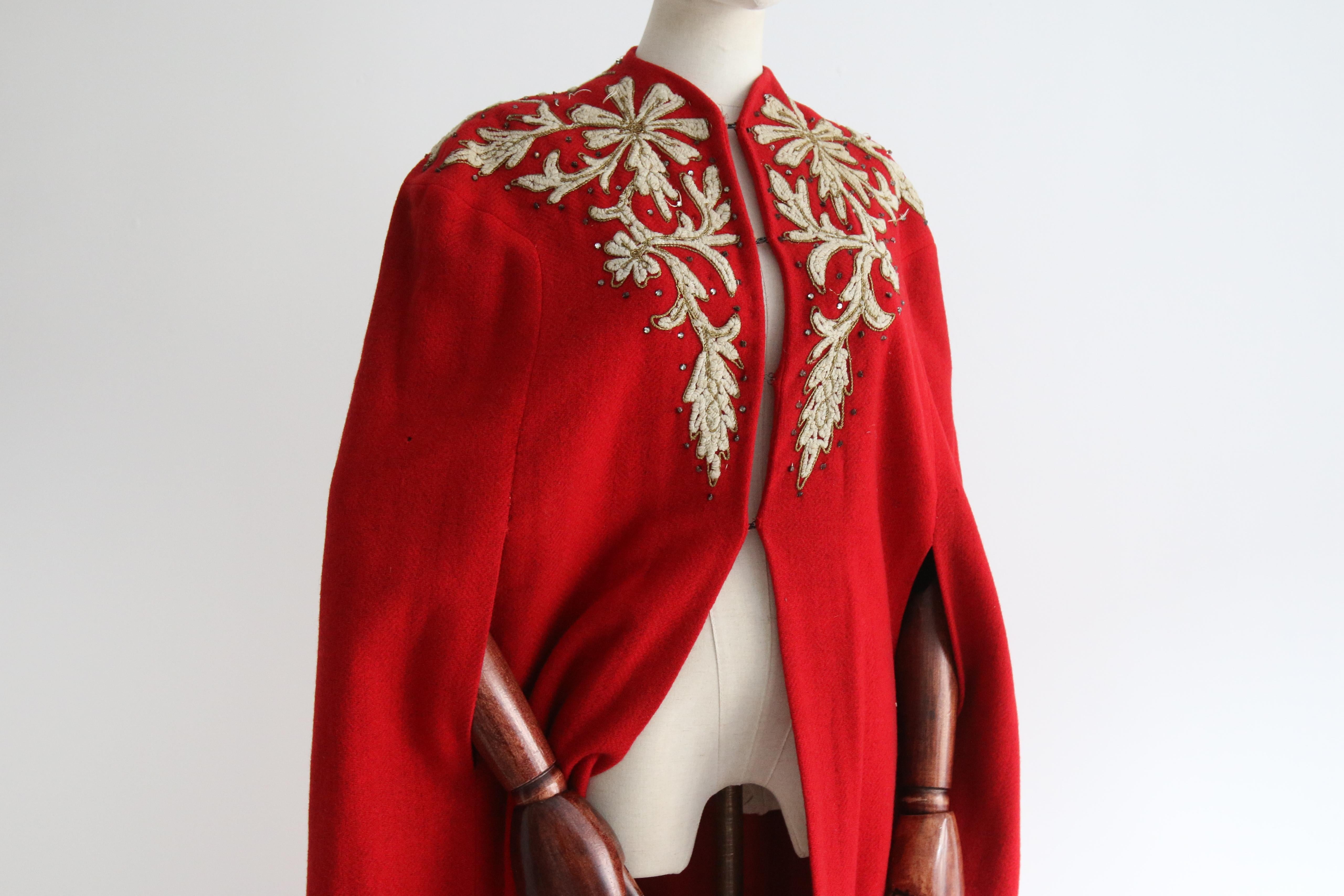 Vintage Early 1940's Red Wool Embroidered Cape UK 10-16 US 6-12 For Sale 3