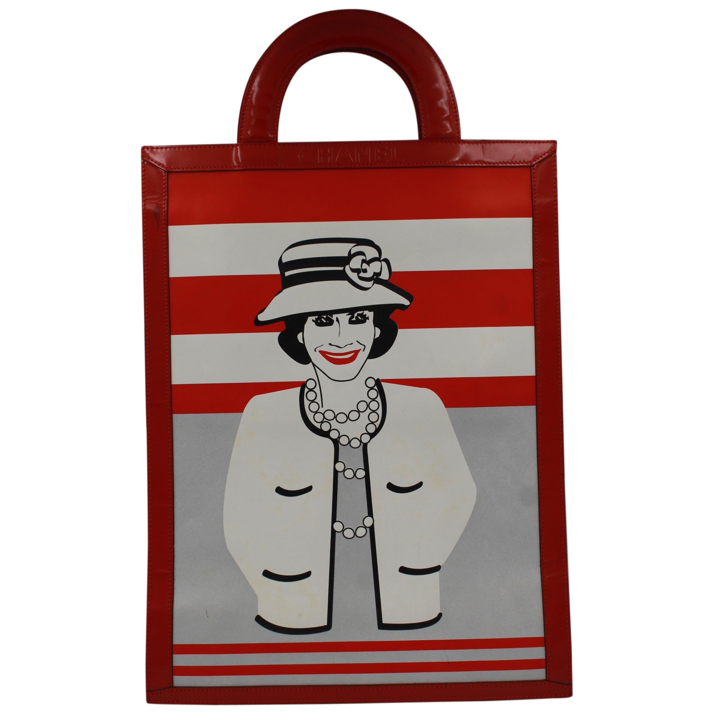 Vintage Early 2000
s Chanel Patented Leather Iconic Comic Handbag