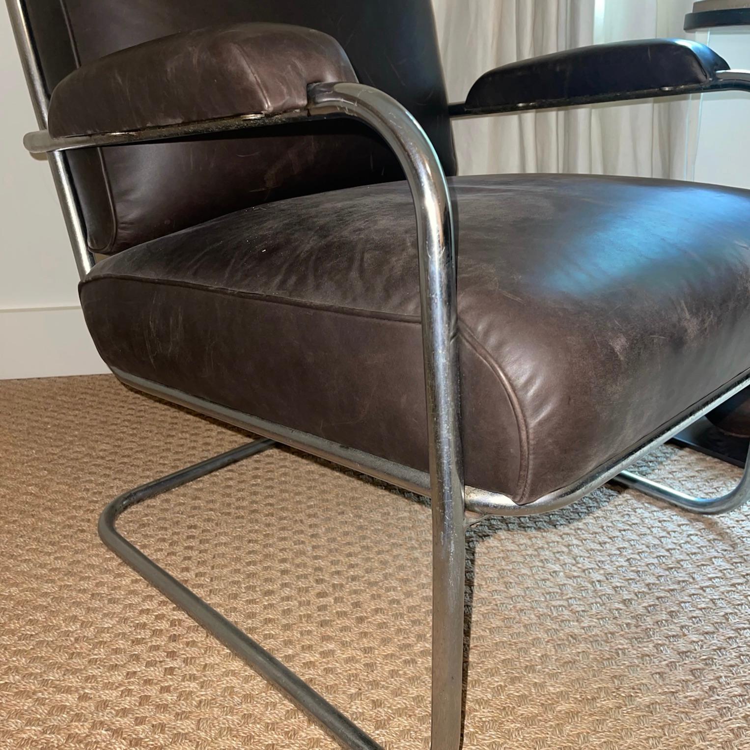 Mid-Century Modern Vieille chaise tubulaire anglaise en cuir marron du début du 20ème siècle en vente