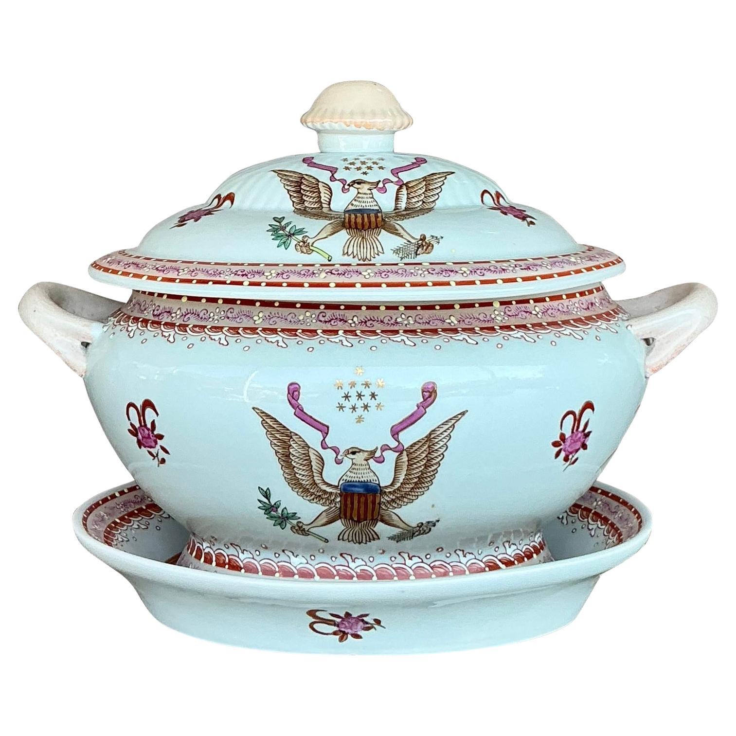 Sopera Amorial Vintage de principios del siglo XX
