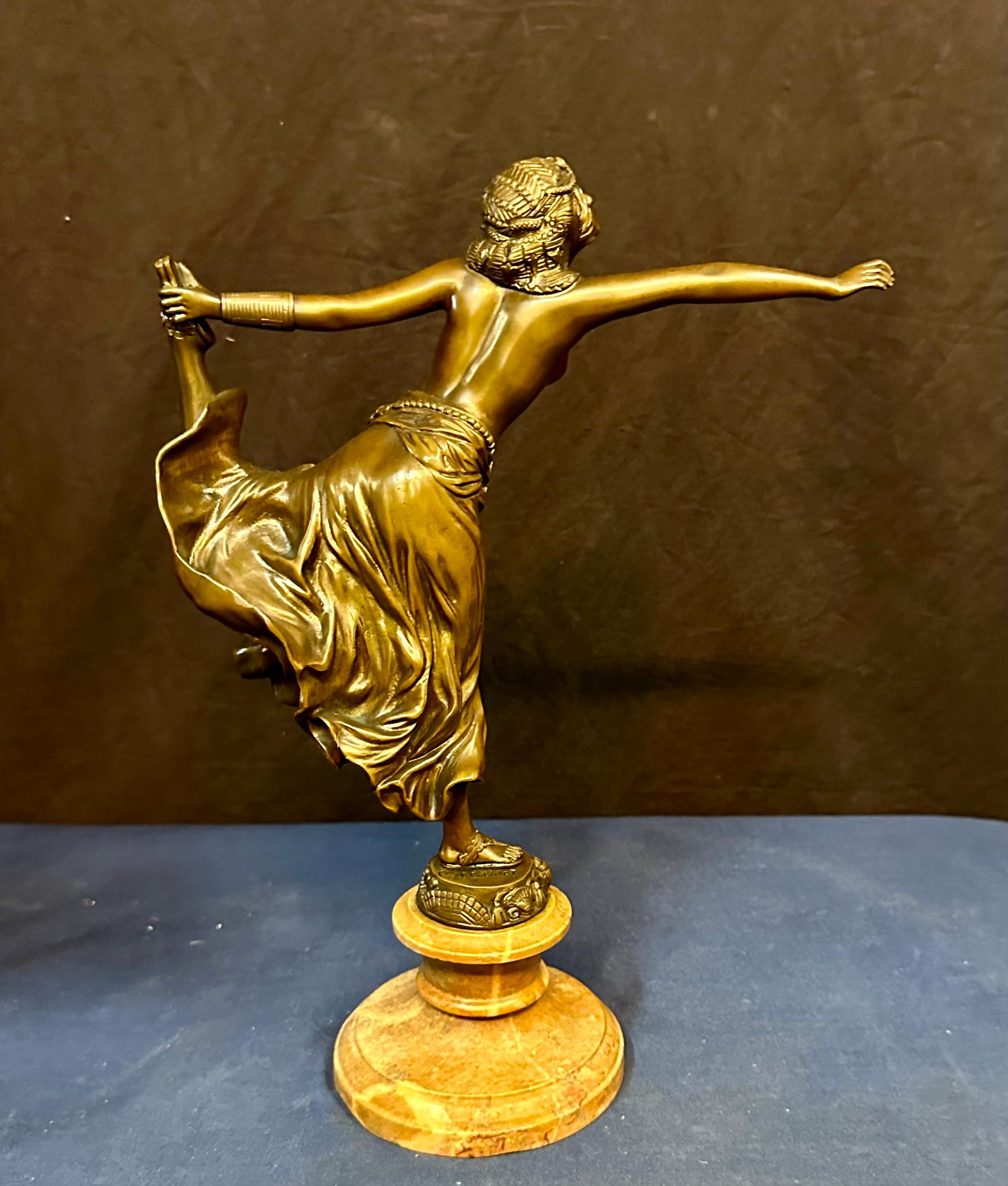 Patiné Vintage Early 20th Century Bronze Dancer by Colinet en vente
