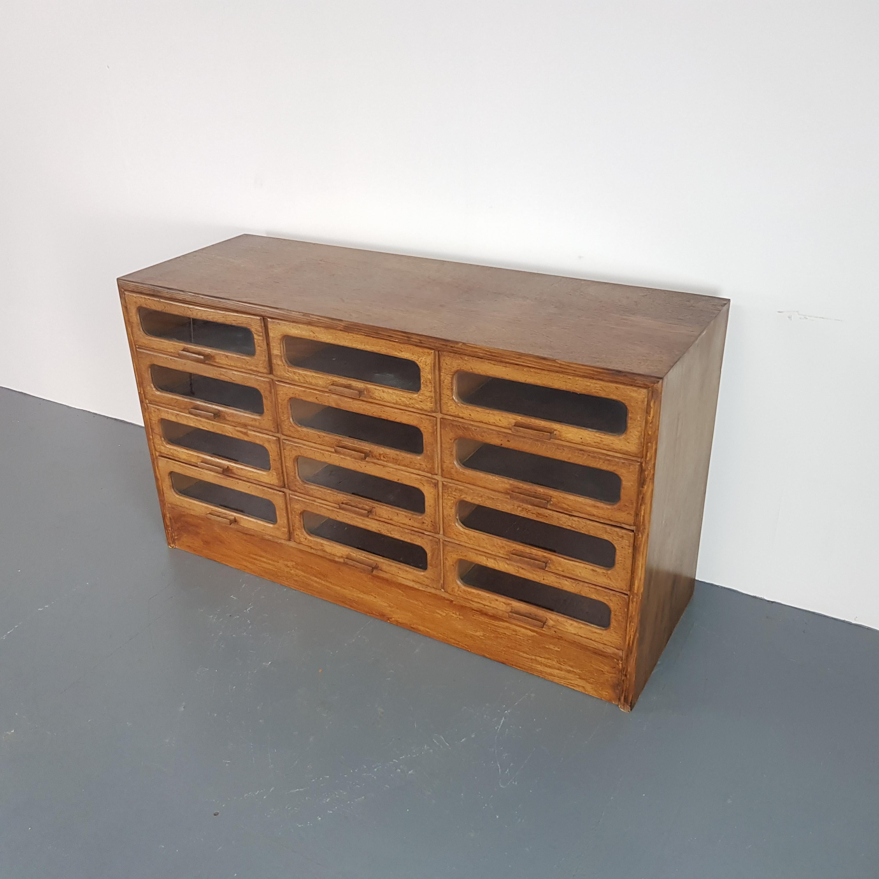 Vintage Early 20th Century Oak 12-Drawer Haberdashery Cabinet In Good Condition For Sale In Lewes, East Sussex