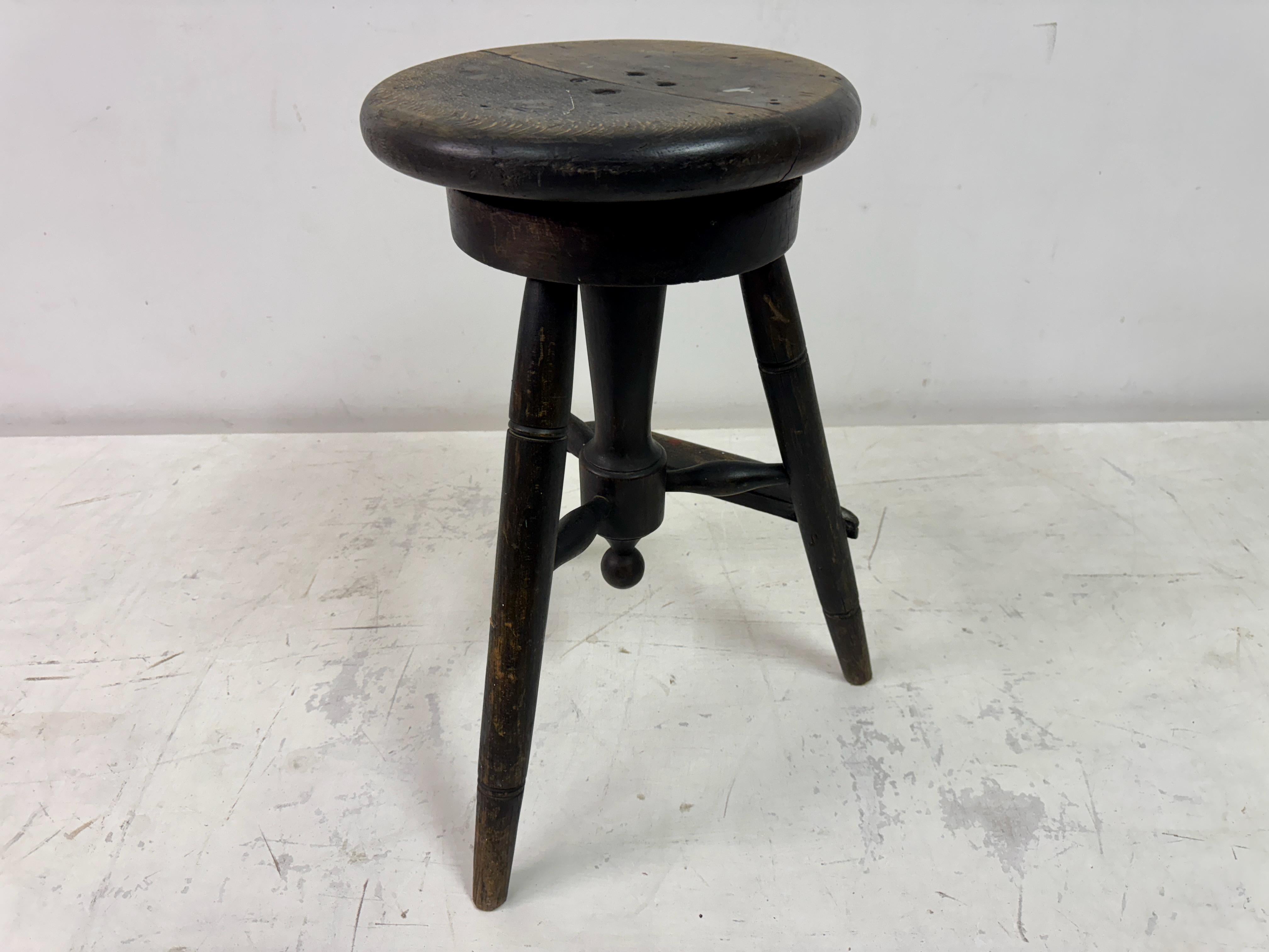 Sgabello girevole d'epoca dei primi del Novecento, supporto per scultori in vendita 4