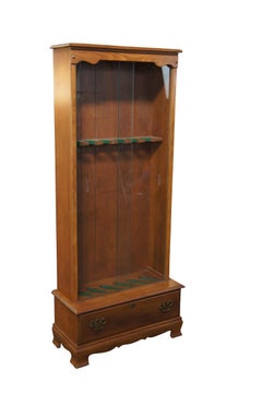 Vintage Early American Country Style Maple Glass Front Gun Rifle Display Cabinet