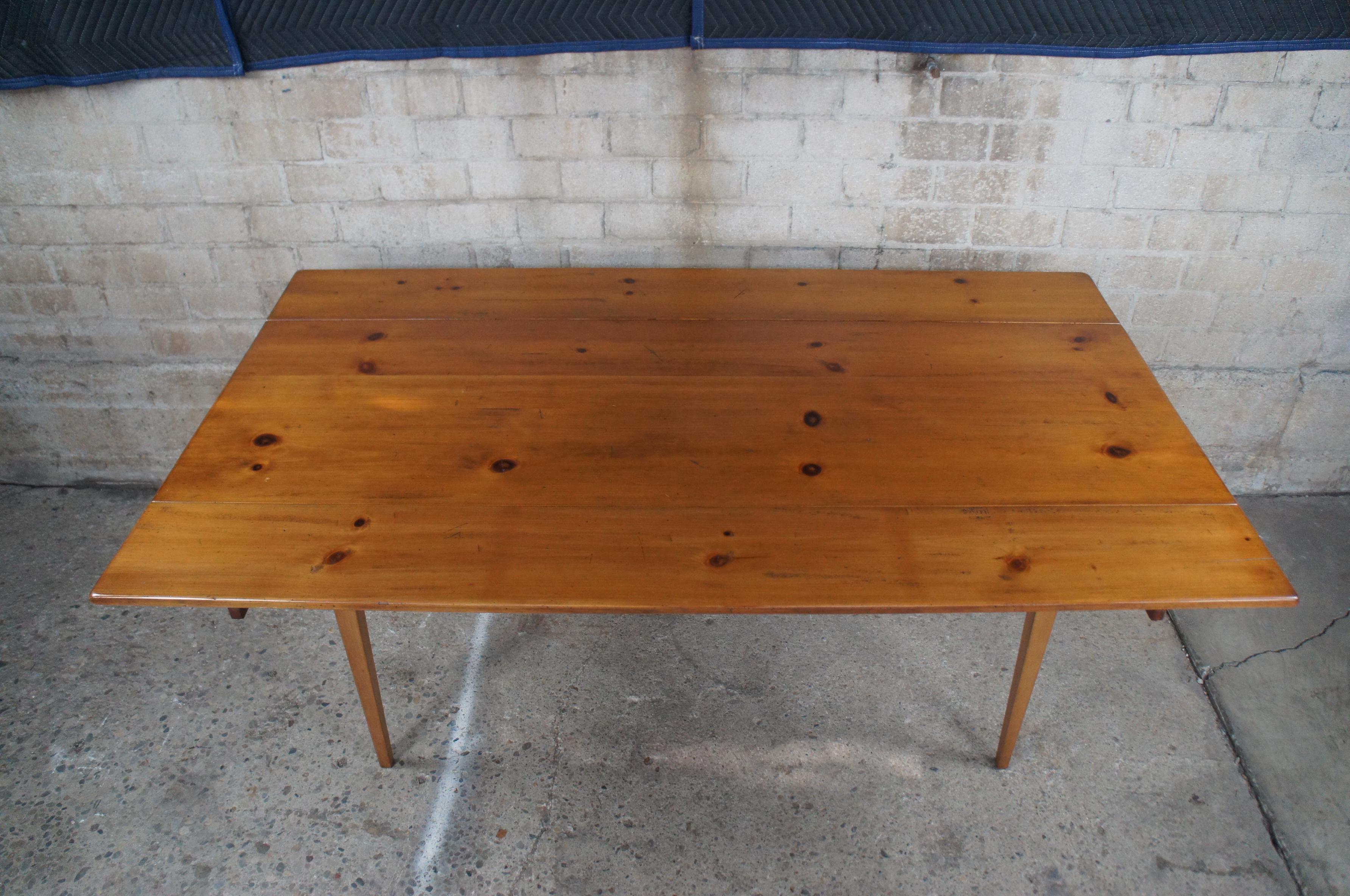 Late 20th Century Vintage Early American Farmhouse Country Pine Drop Leaf Harvest Dining Table