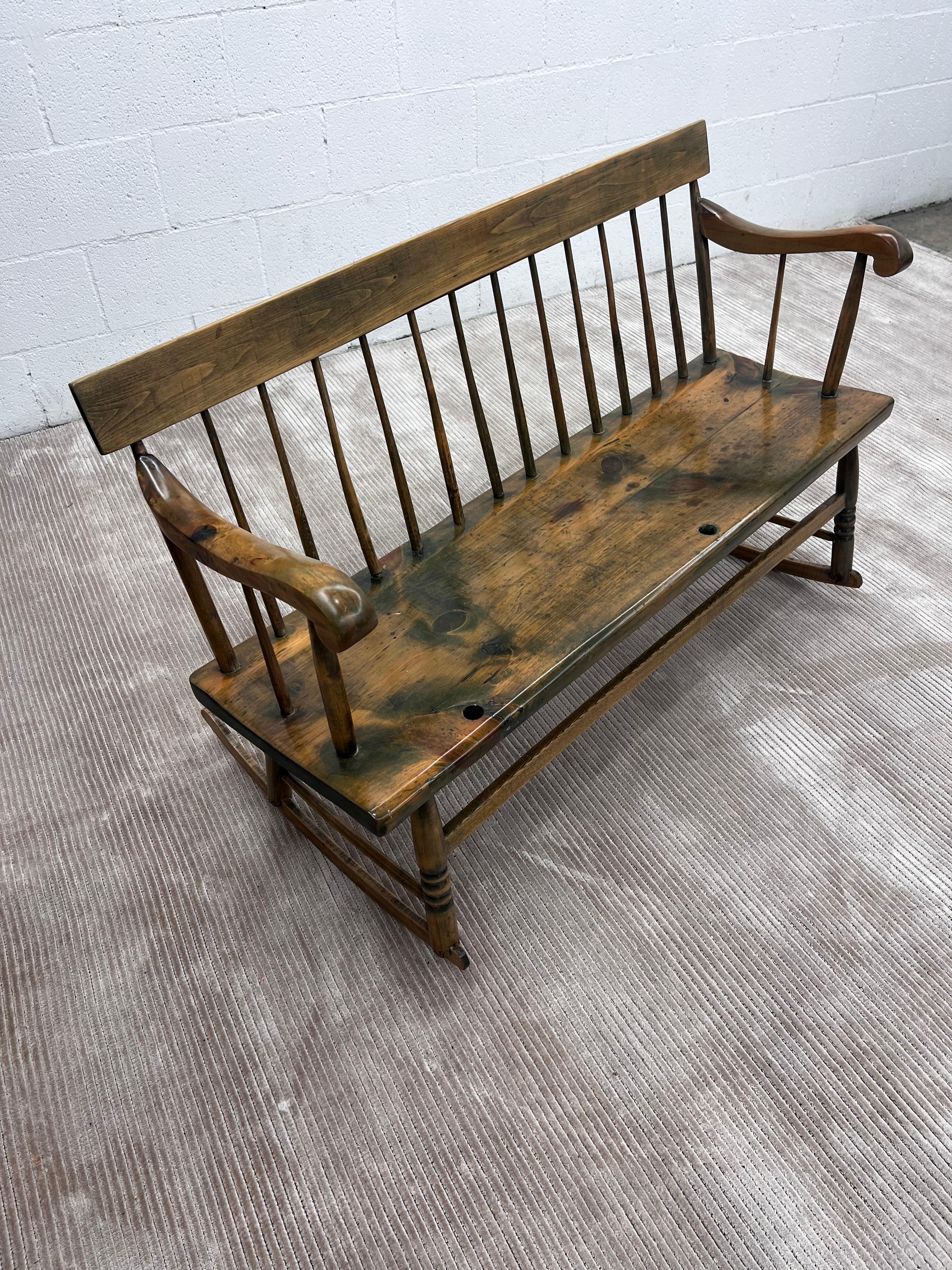 North American Vintage Early American / Farmhouse Nanny Spindle Rocker