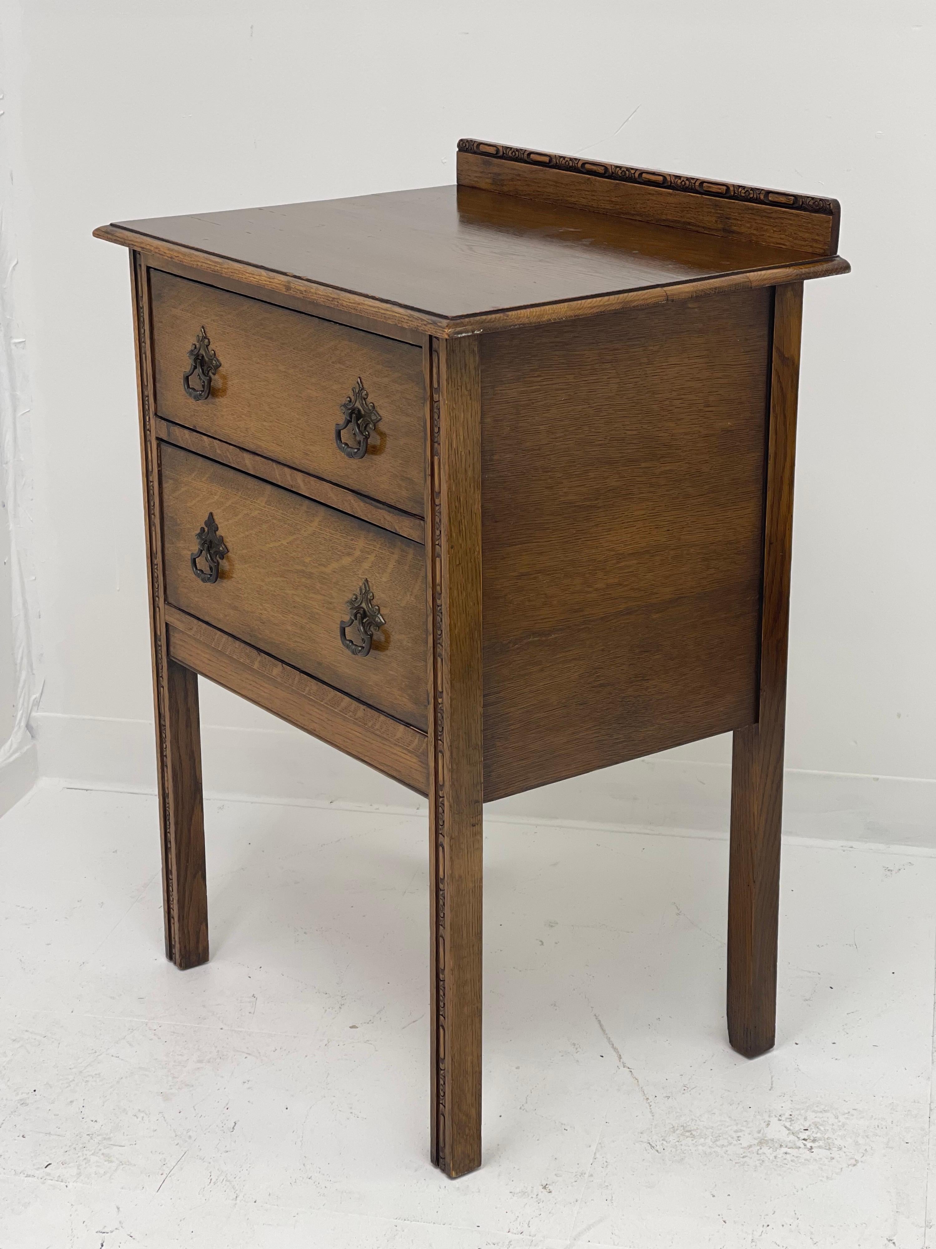American Classical Vintage Early American Oak Accent Table or Endtable with Drawers For Sale