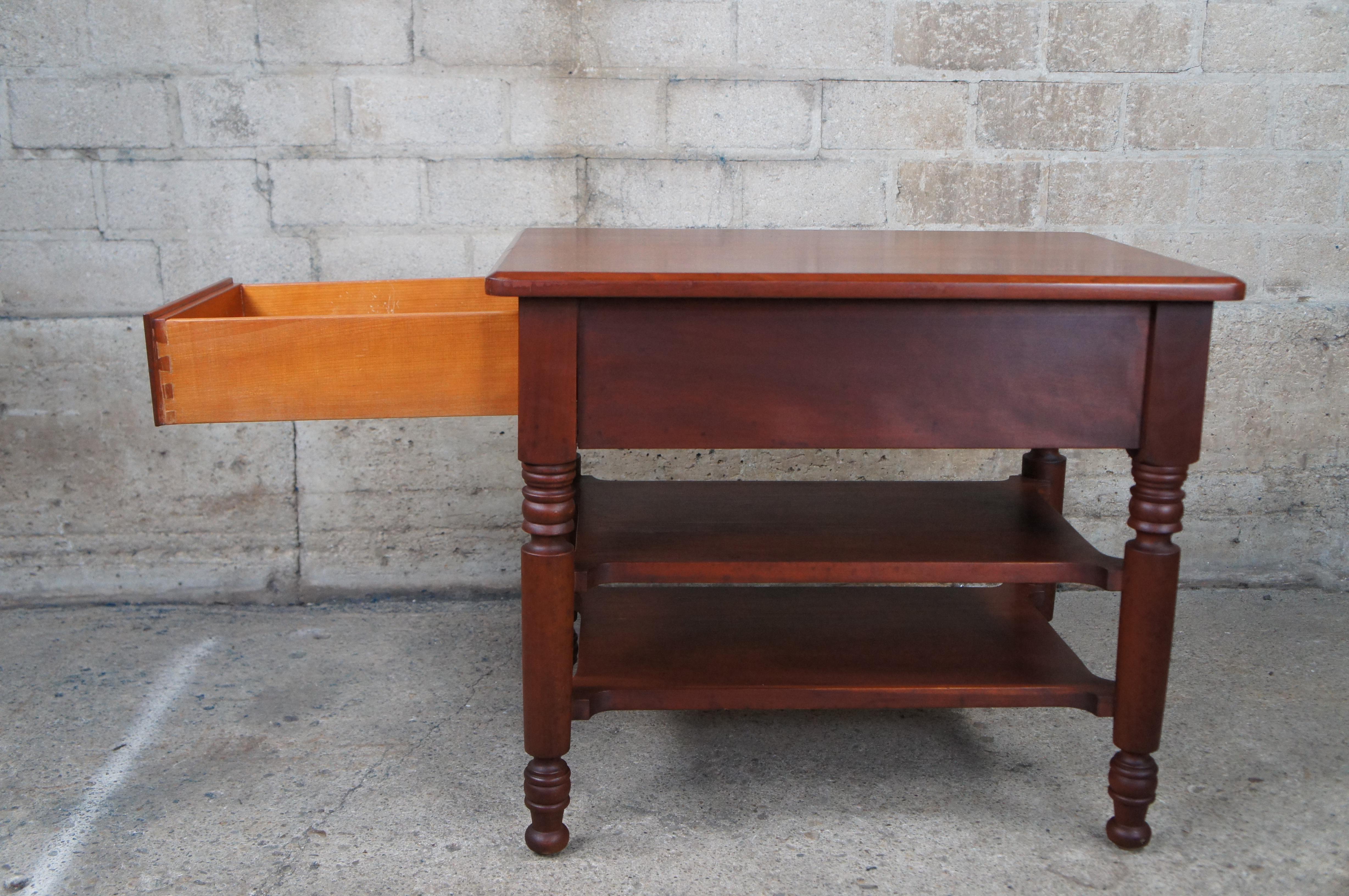 Vintage Early American Style Cherry Tiered Side End Table by The Sampler Indiana In Good Condition In Dayton, OH