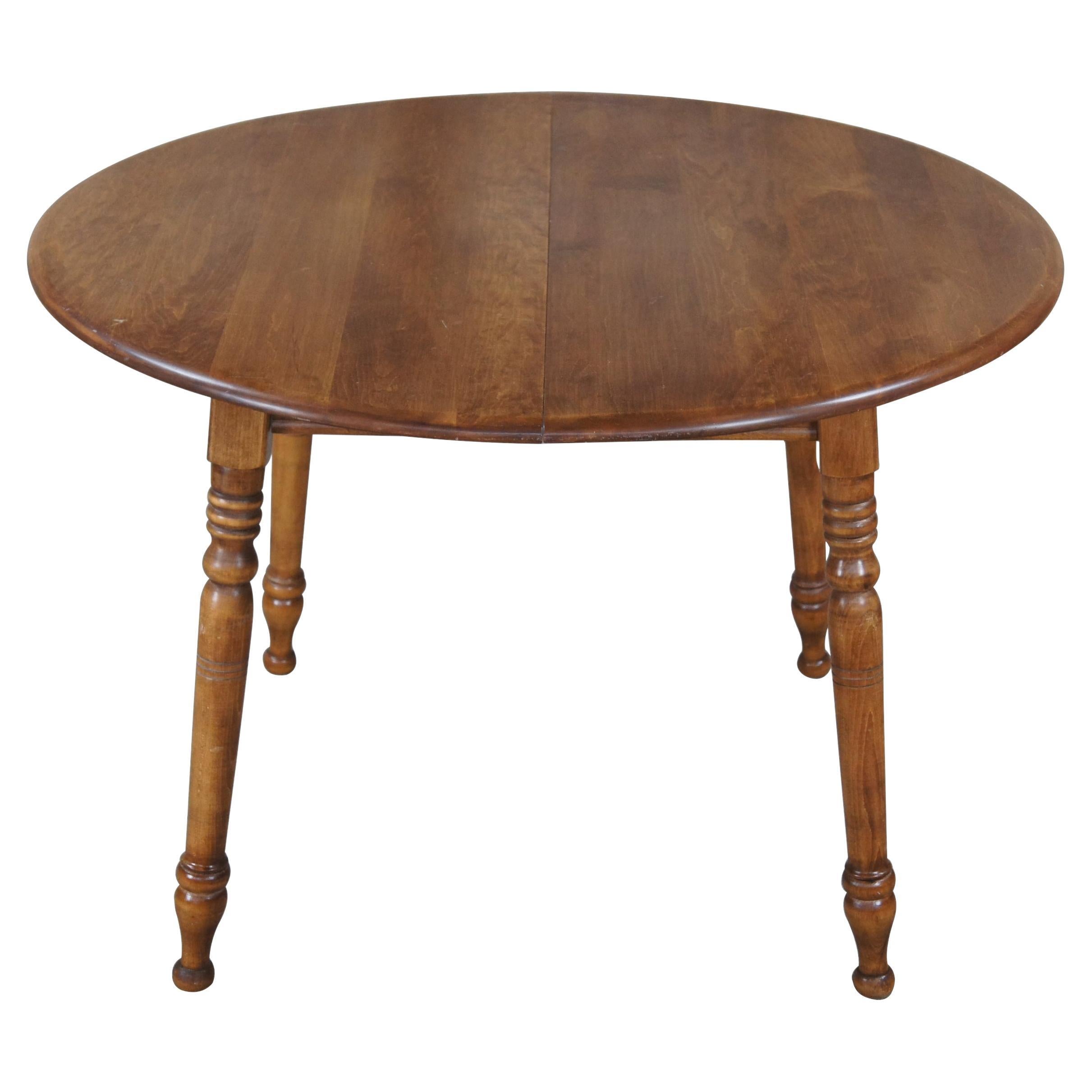 Vintage Early American Style Maple Round Extendable Breakfast Dining Table 66" For Sale