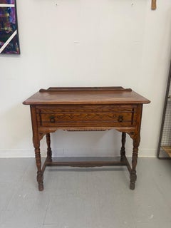 Vintage Early American Style Side Console Table.