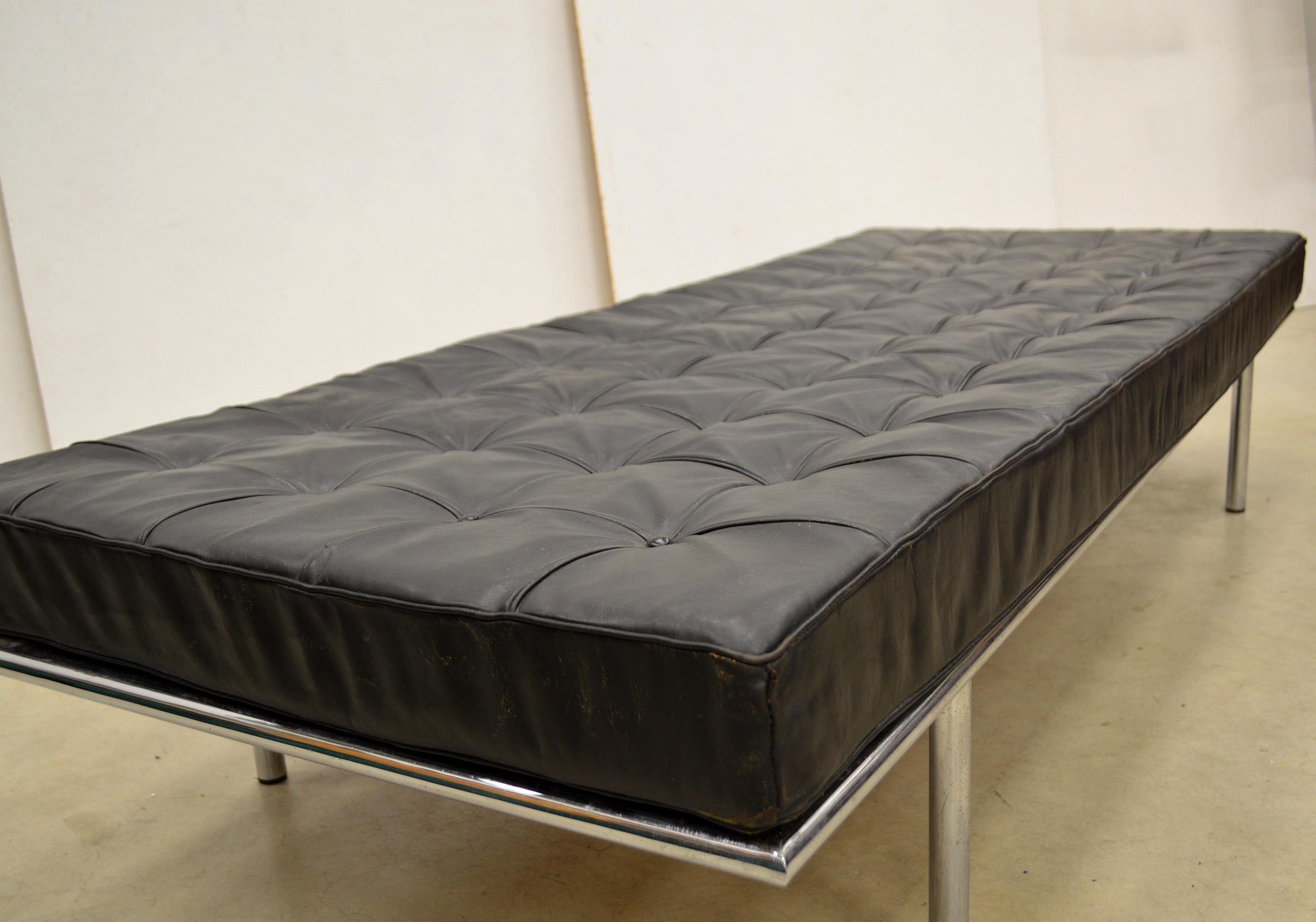 Mid-20th Century Vintage Early Barcelona Daybed by Mies Van Der Rohe for Knoll, 1960s