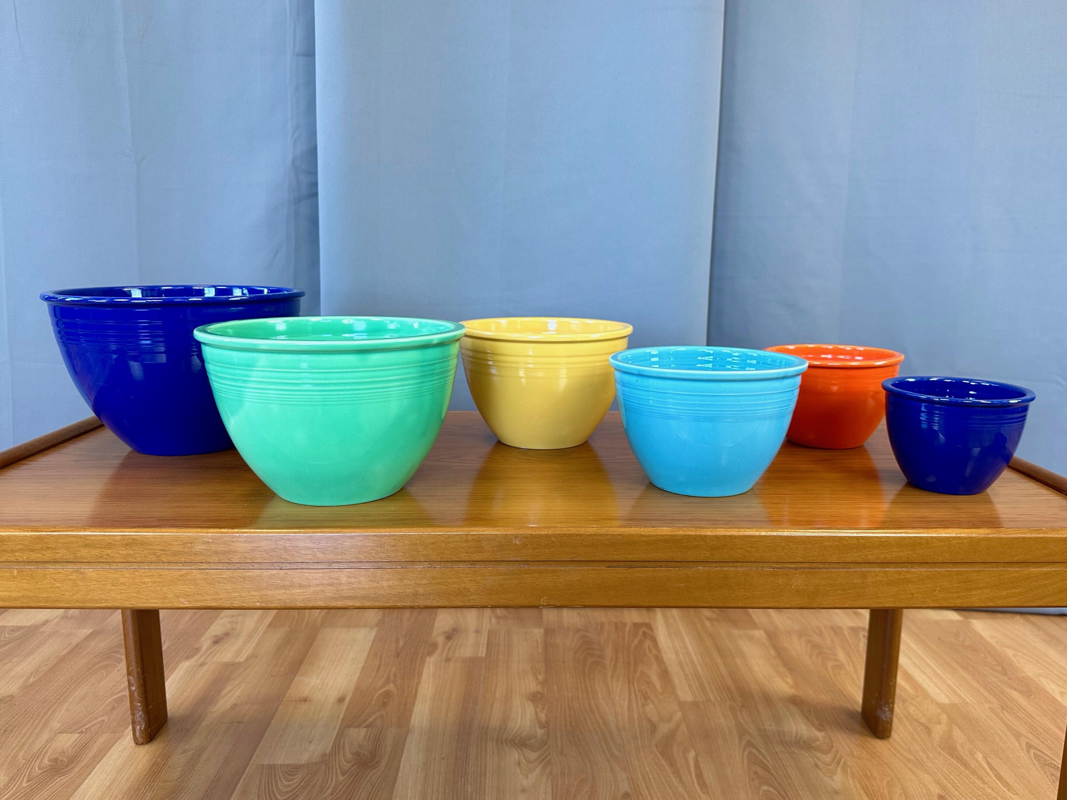 Frühe Fiestaware Nesting Mixing Bowls, sechsfarbiges Set aus sechs Fiestaware-Mischschalen, um 1940 (Art déco)