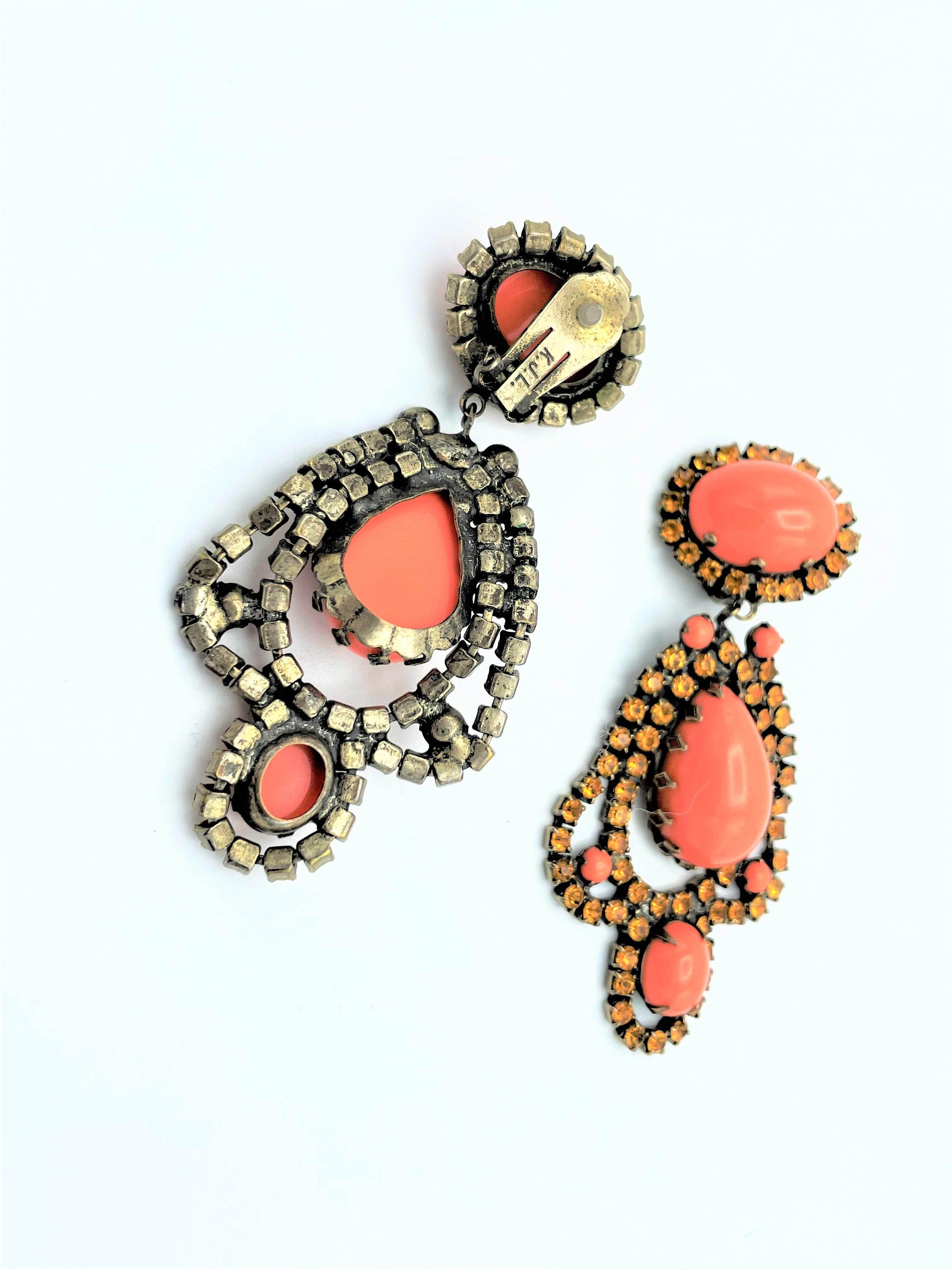 Vintage early K.J.L. dangling clip-on earring, coral cabochon and strass, 1960s 3