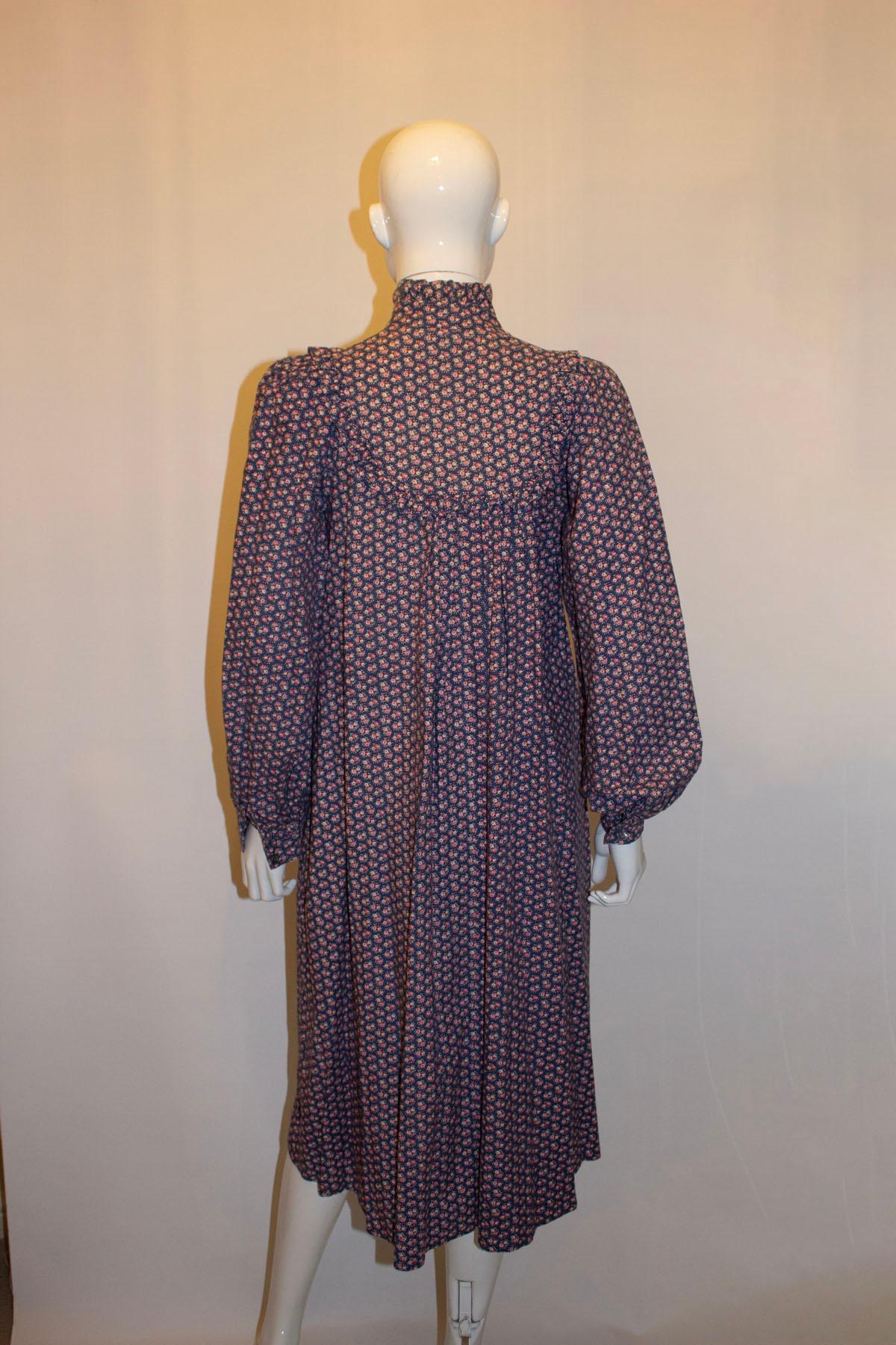 Vintage Early Laura Ashley Floral Cotton Smock Dress In Good Condition For Sale In London, GB