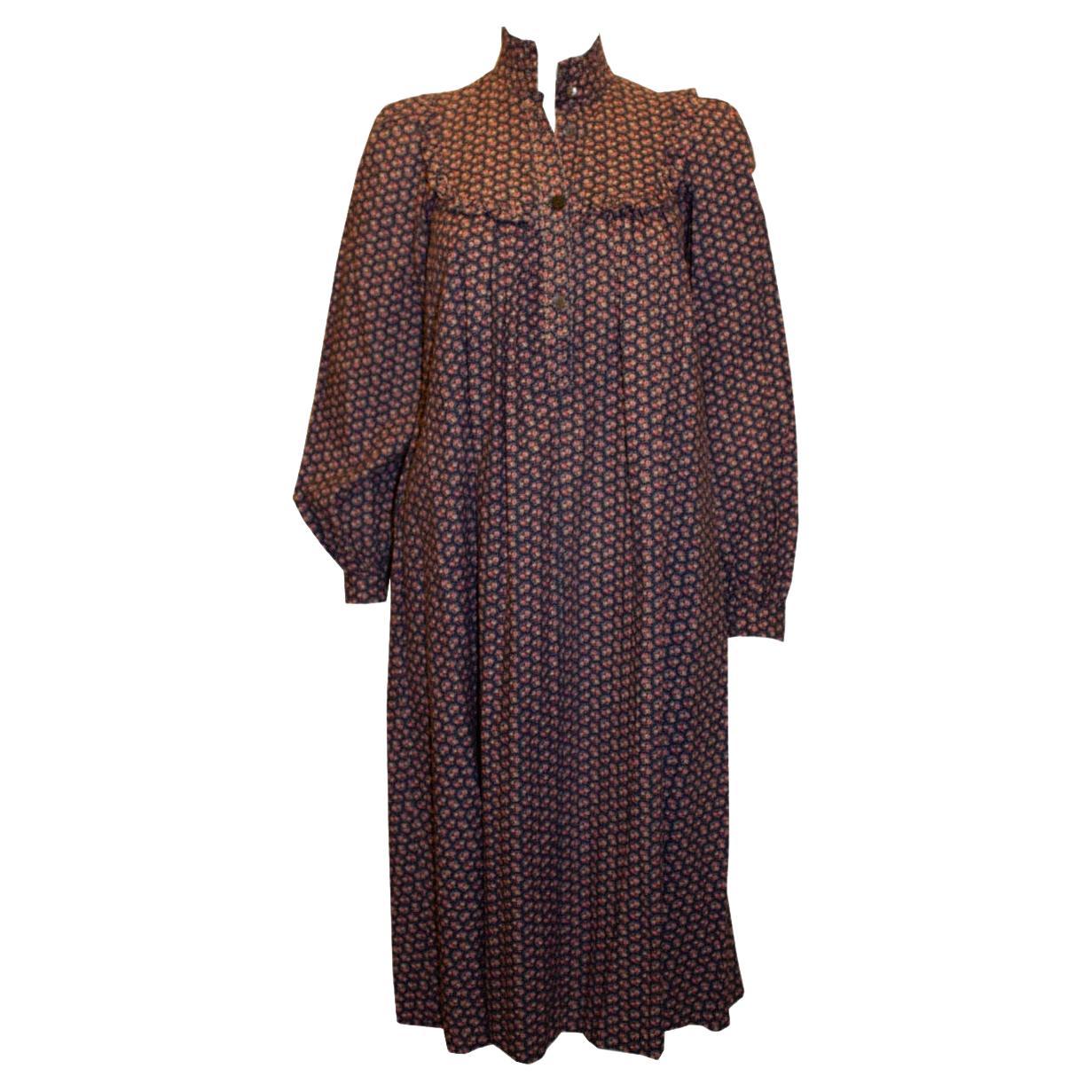 Laura Ashley - Robe à smocks en coton à fleurs, ancienne robe vintage en vente