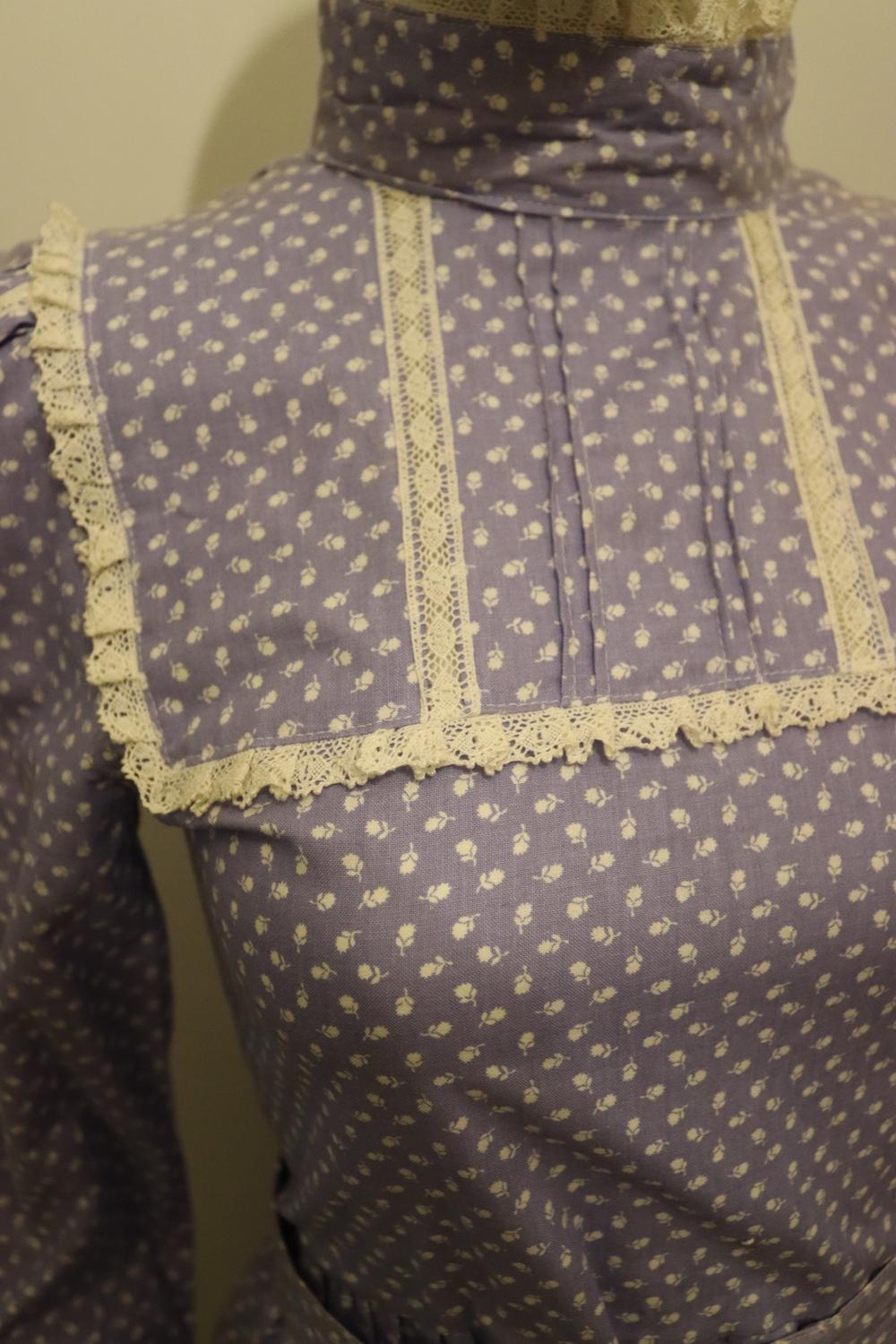 Vintage Early Laura Ashley Floral Dress In Good Condition For Sale In London, GB