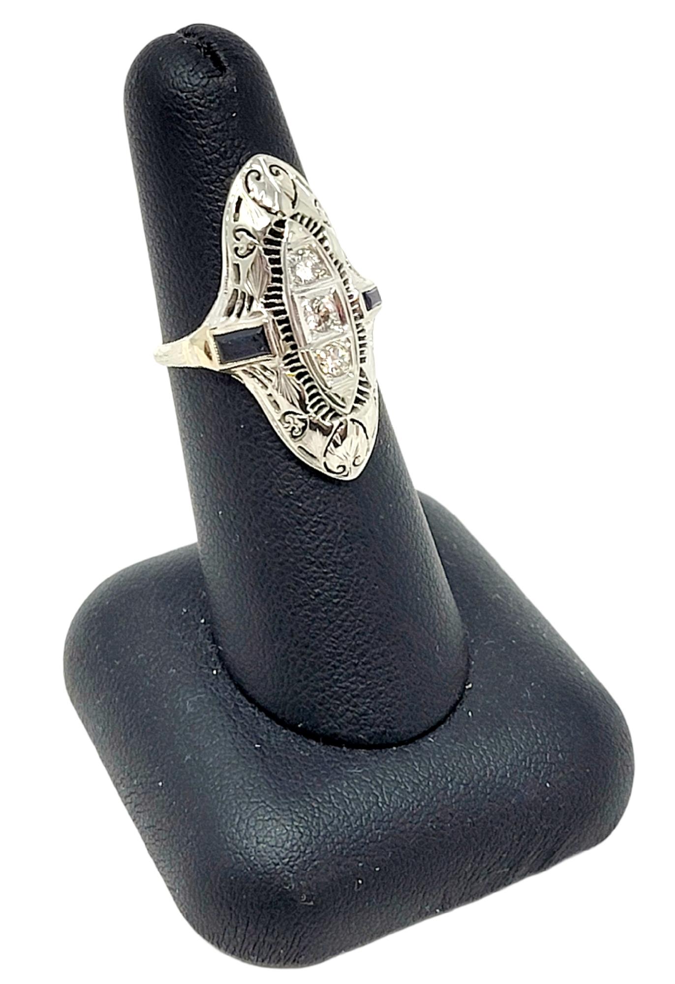 Taille ronde Bague Navette Vintage Early Modern Brilliant Diamond and Sapphire en vente