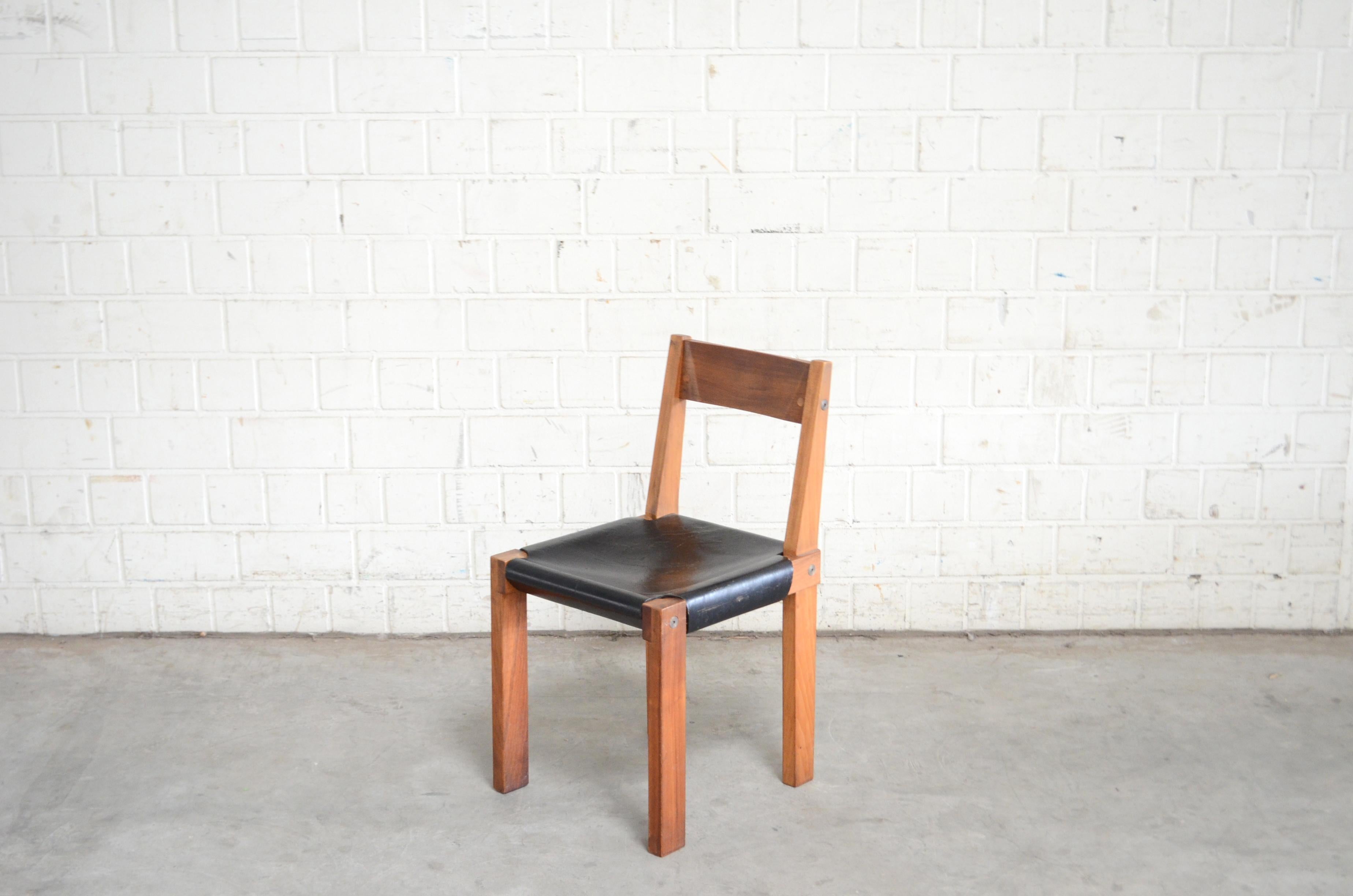Früher Pierre Chapo Modell S24 Sattel-Lederstuhl, um 1970 (Moderne der Mitte des Jahrhunderts) im Angebot