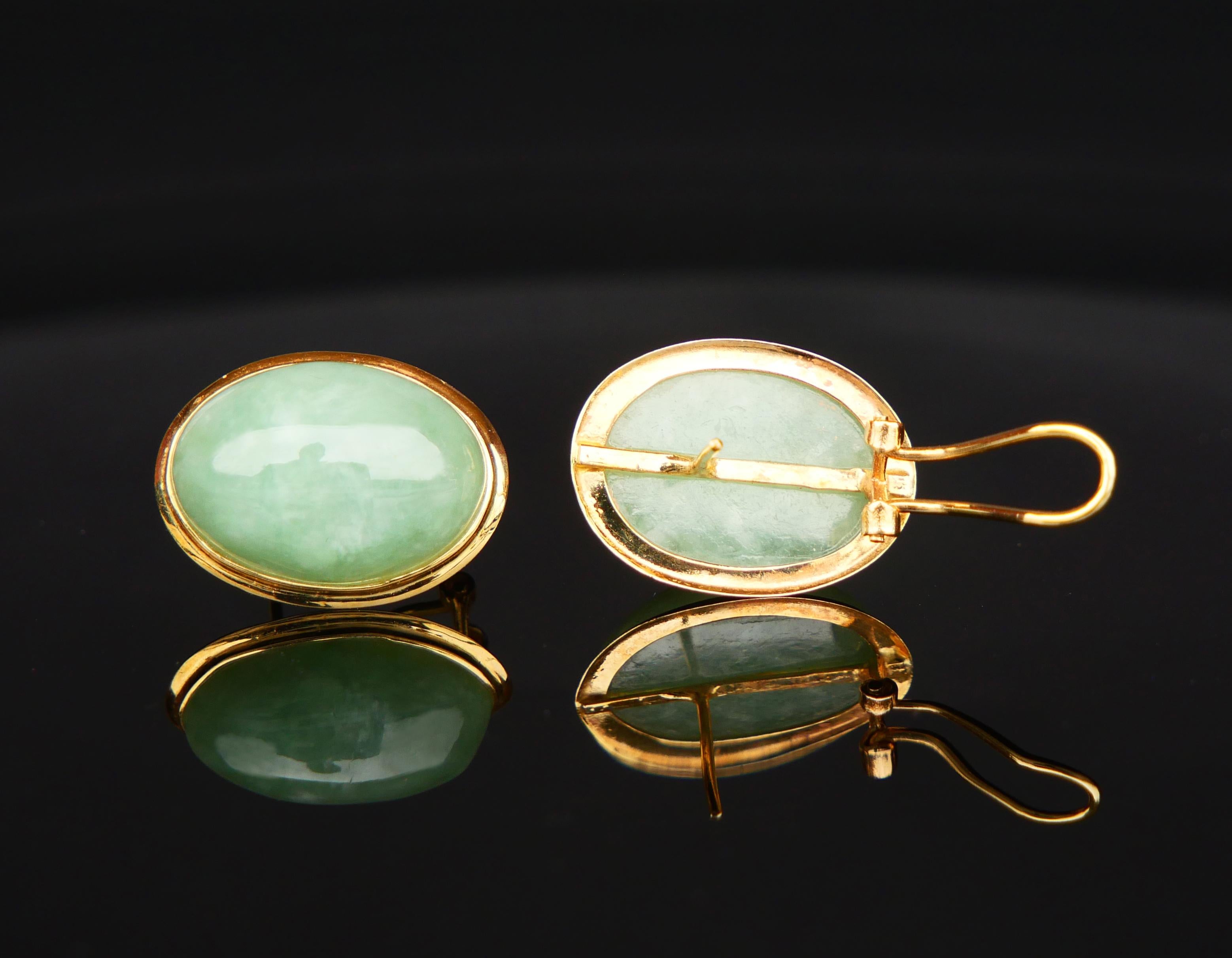Retro Vintage Earrings Clips natural Jade Celadon solid 14K Gold / 8.56 gr For Sale
