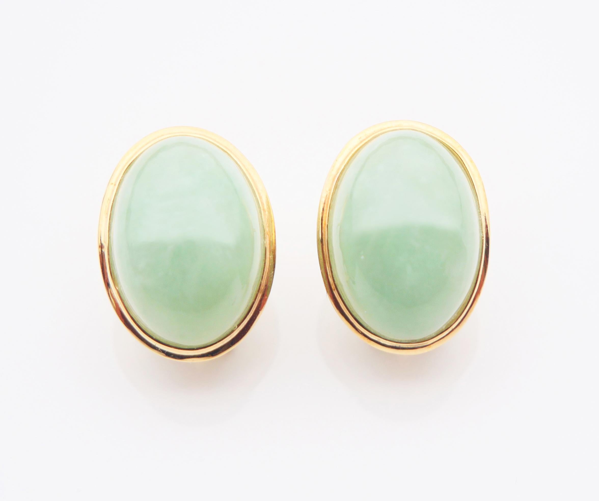 Vintage Ohrringe Clips natürliche Jade Celadon massiv 14K Gold / 8,56 gr im Angebot 4