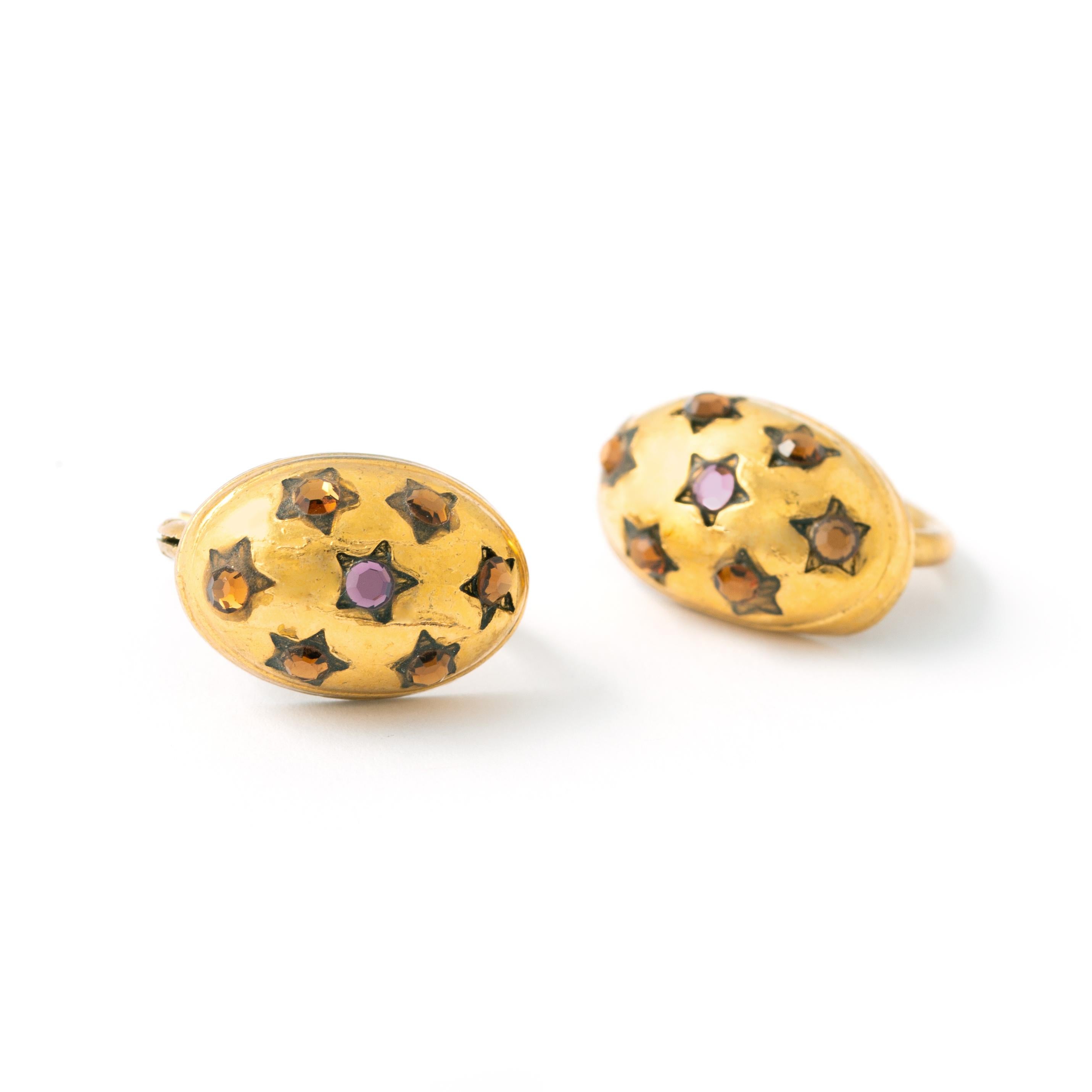 Vintage Earrings Colored Stones mounted on gold color metal.
Height: 1.60 cm. 
Gross weight: 4.60 grams.
