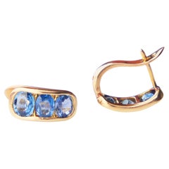 Vintage Earrings natural 2.3 ctw cornflower Sapphire solid 18K Gold / 3.3 gr.