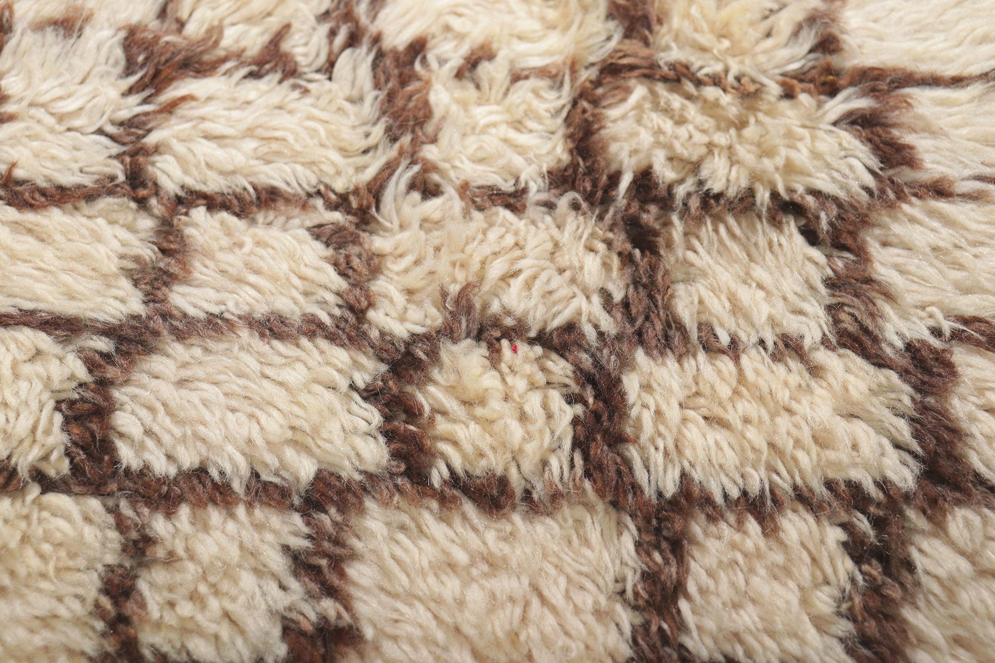 Vintage Earth-Tone Moroccan Carpet, Organic Modern Meets Wabi-Sabi In Good Condition For Sale In Dallas, TX