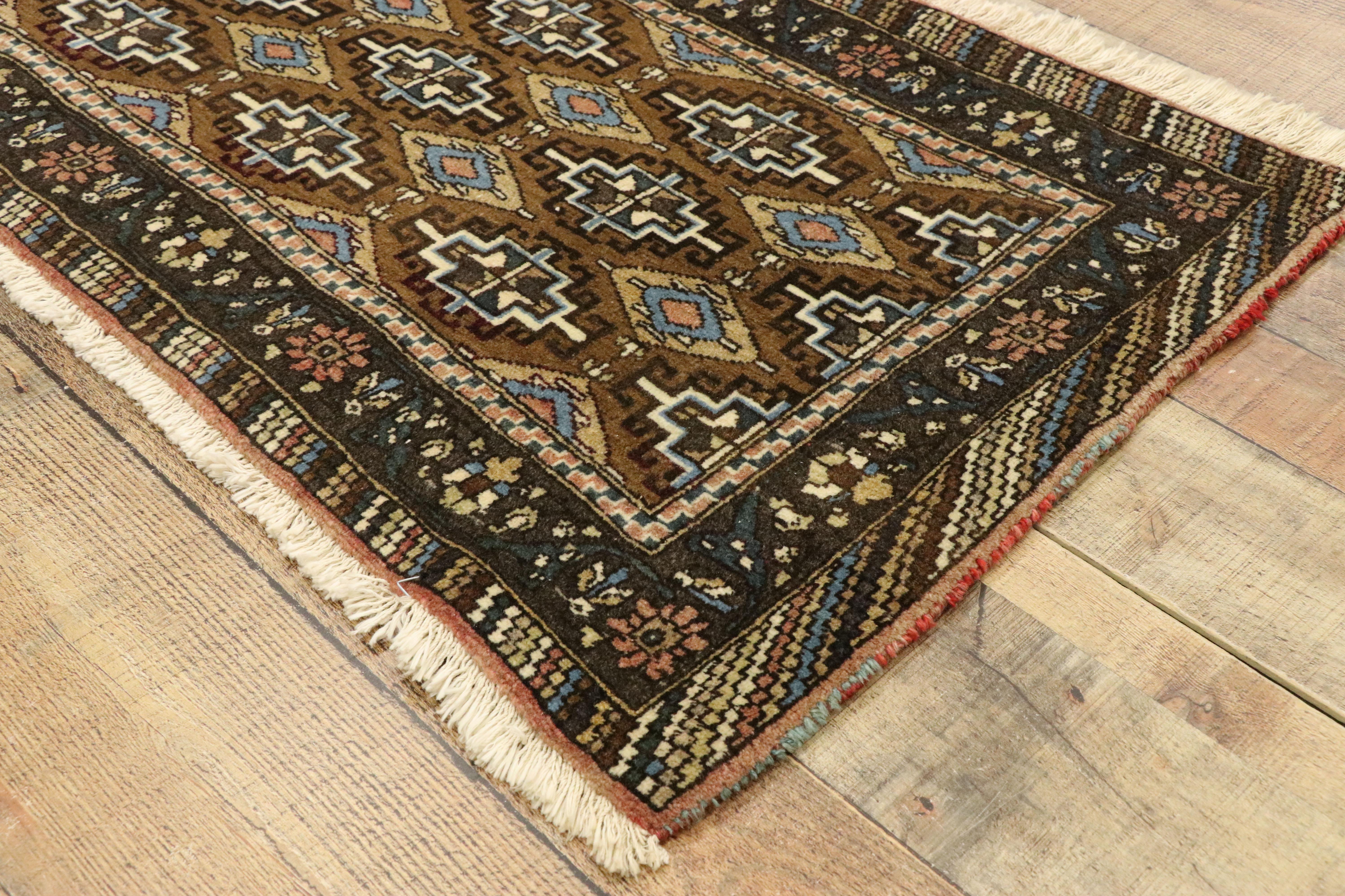 Alfombra Persa Khorassan de 1950 en tonos tierra y estilo tradicional siglo XX en venta