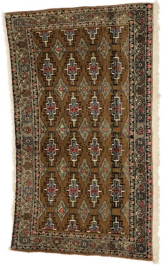 Tapis persan Khorassan des années 1950 de style traditionnel et de couleur terre