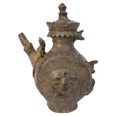 Pot en faïence vintage Anthropomorphe Caractéristiques Népal Début et milieu du XXe siècle