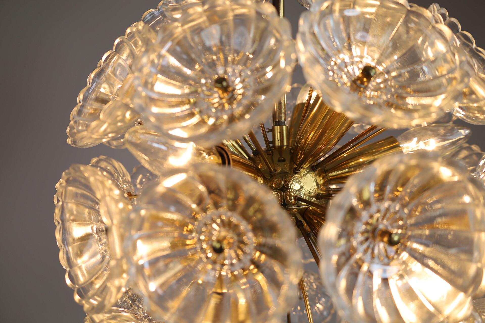 Tedesco Lampadario vintage a dente di leone della Germania dell'Est in vendita