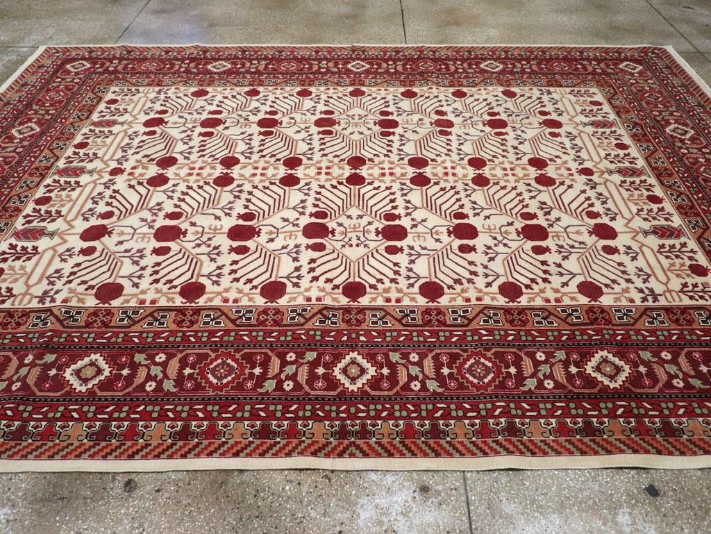 Mitte des 20. Jahrhunderts Vintage East Turkestan Khotan Zimmer Größe Teppich (Handgeknüpft) im Angebot