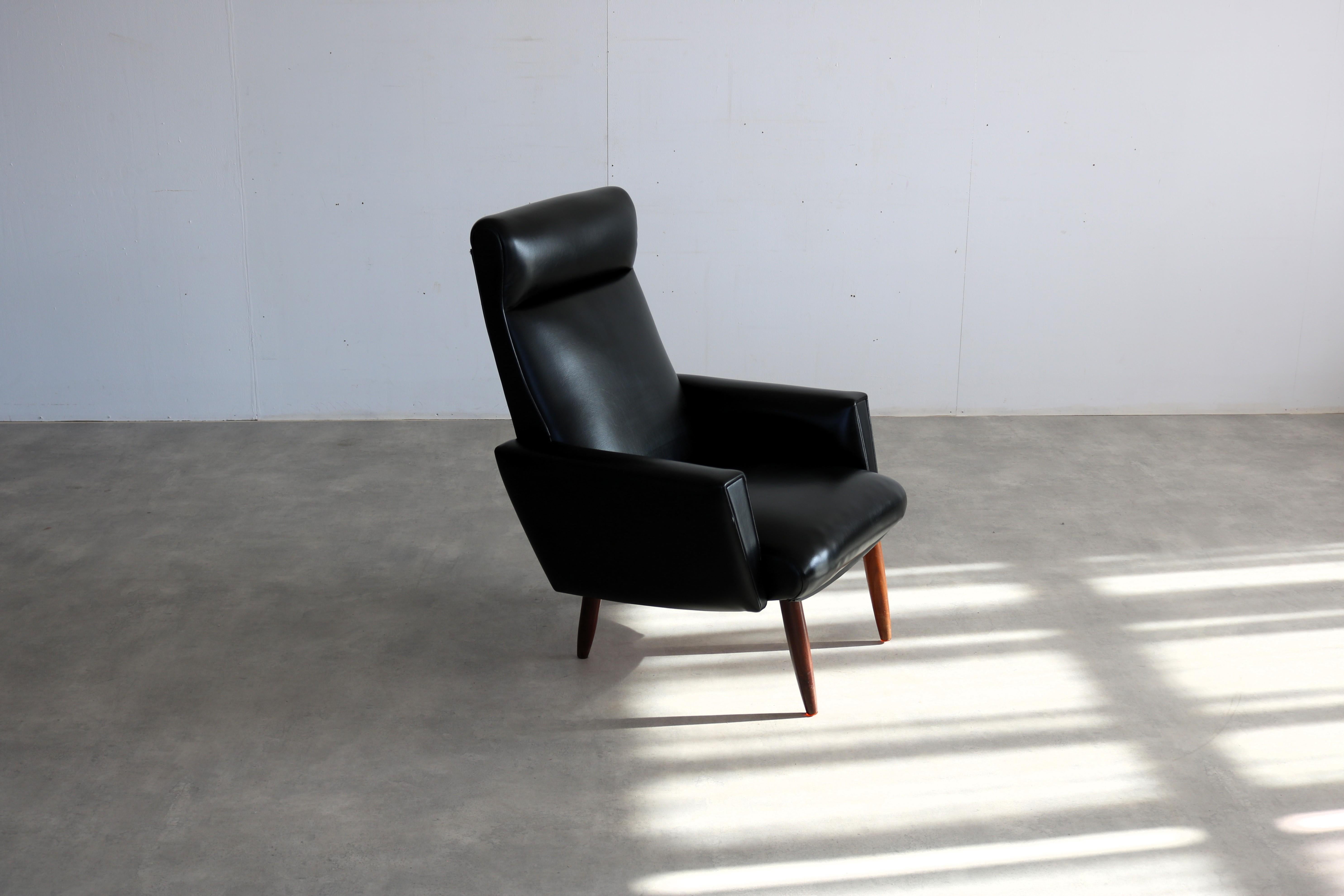 vintage easy chair  armchair  60s  Danish In Good Condition For Sale In Lemmer, NL
