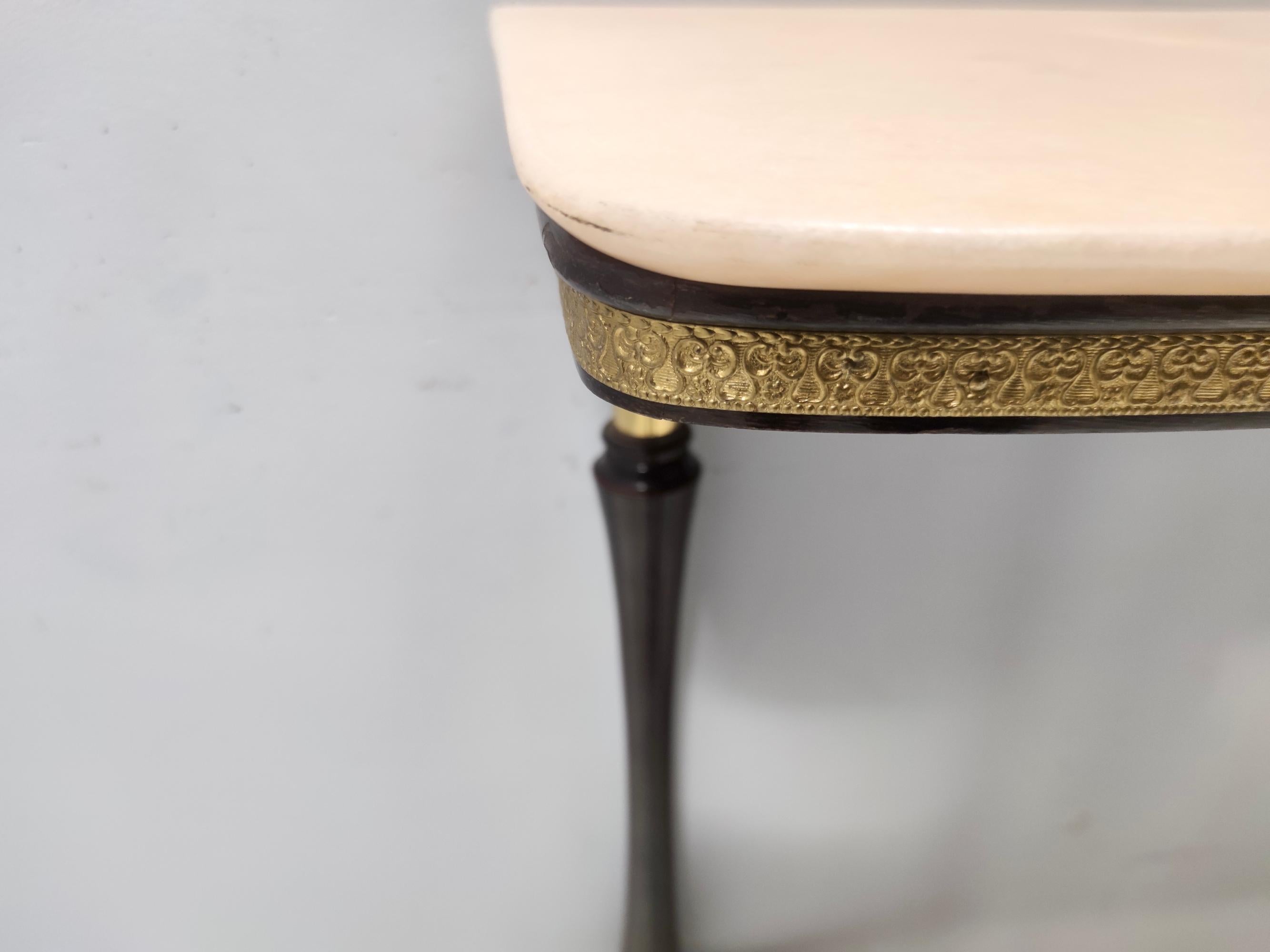 Table console vintage en hêtre ébénisé avec plateau en marbre rose portugais, Italie en vente 1