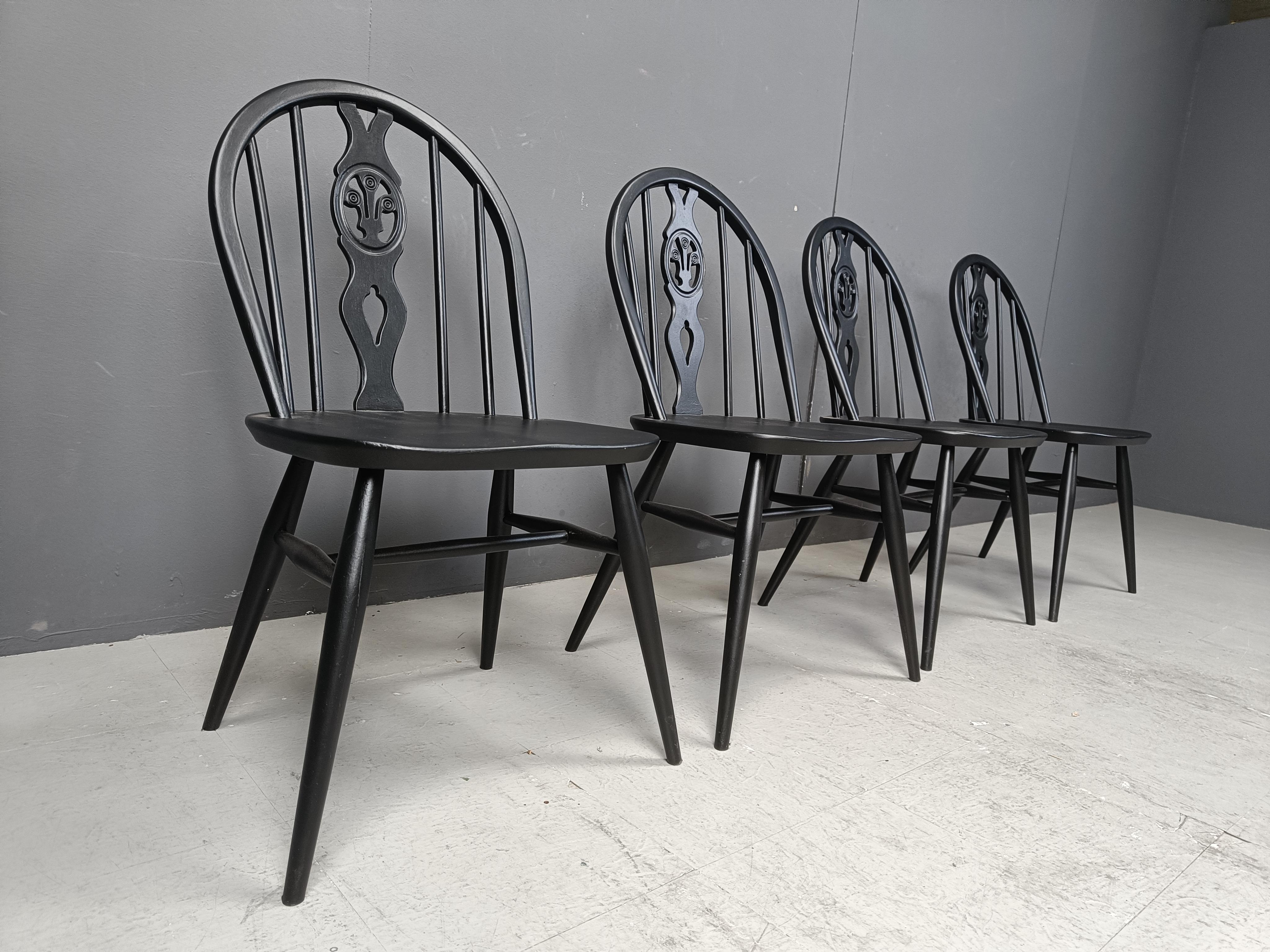 Legno Sedie da pranzo vintage ebanizzate di Ercol, anni '50 in vendita