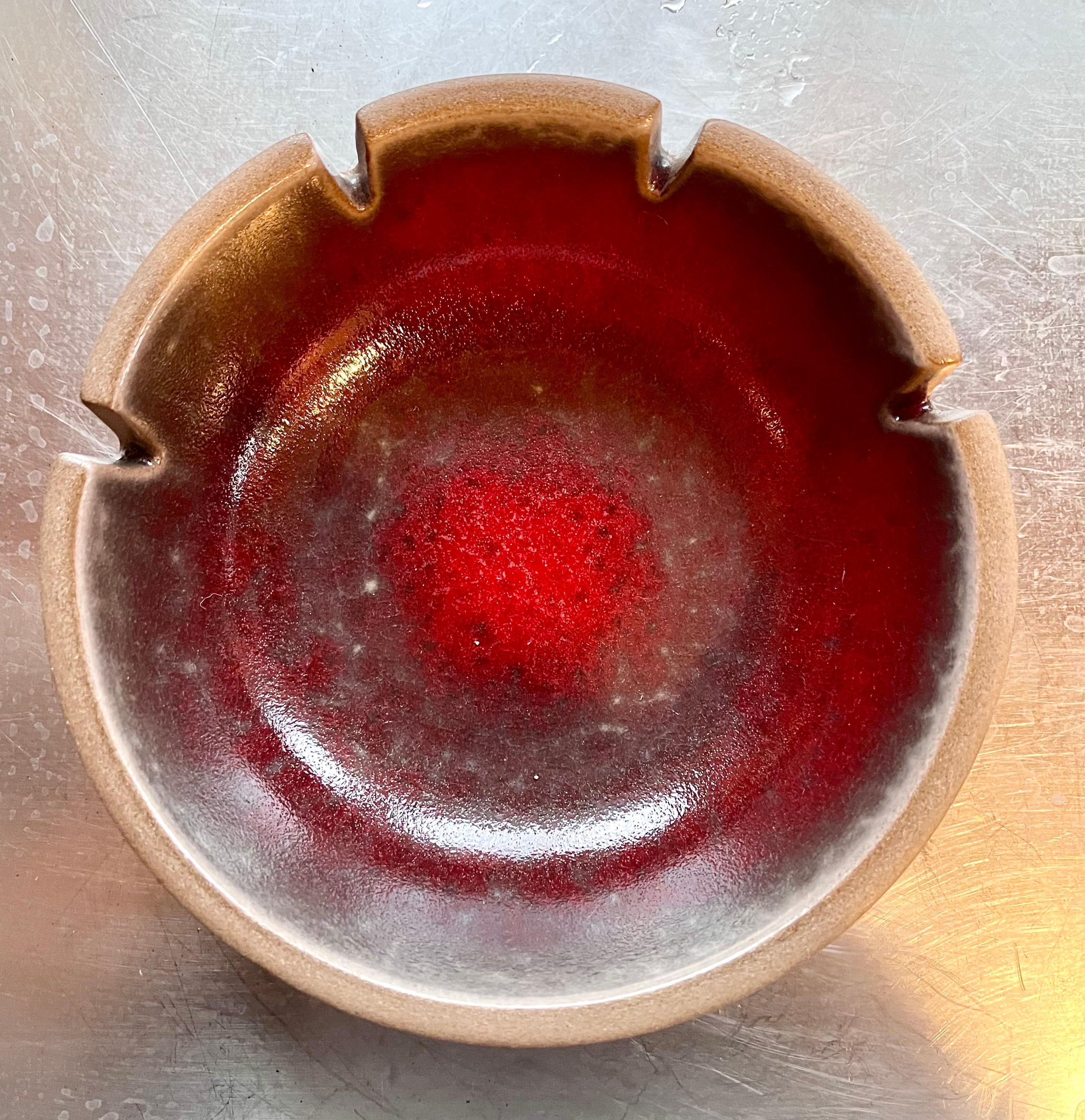 Posacenere vintage di Edith Heath  / Catchall 
da Heath Ceramics 
Il colore è Redwood

