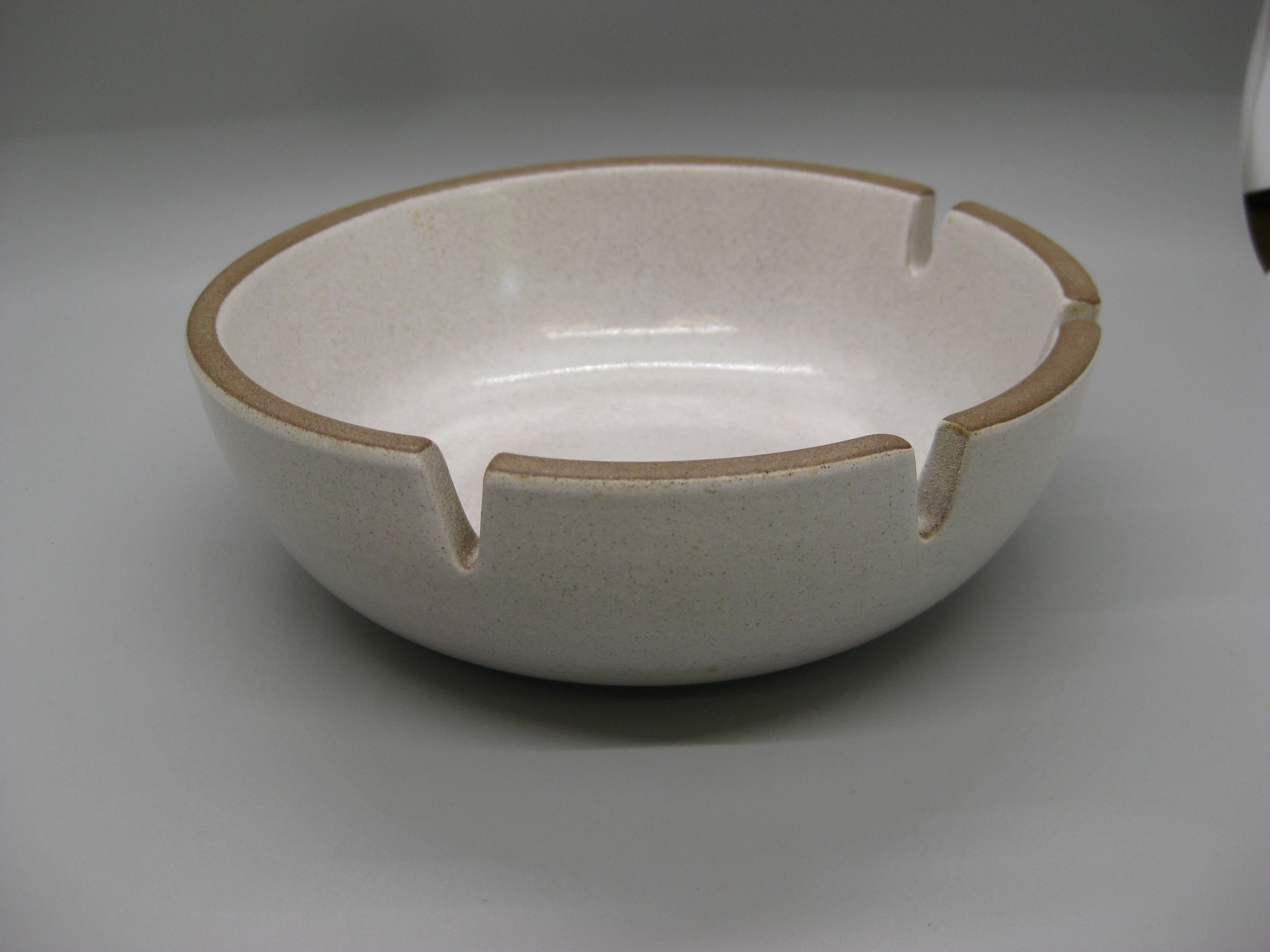 20th Century Vintage Edith Heath for Heath Ceramics 4 Slot White & Brown Pottery Ashtray For Sale