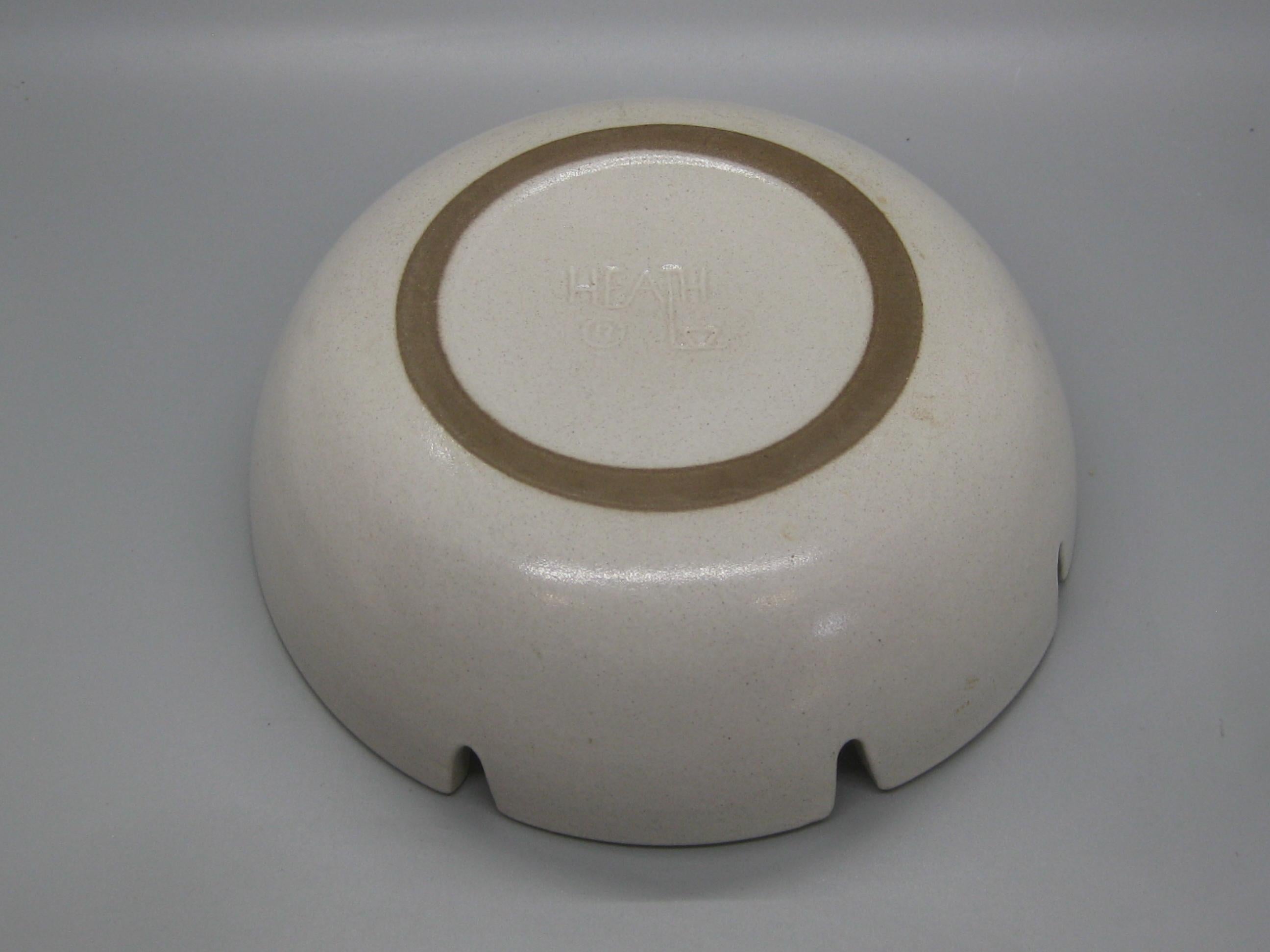 Vintage Edith Heath for Heath Ceramics 4 Slot White & Brown Pottery Ashtray In Excellent Condition For Sale In San Diego, CA