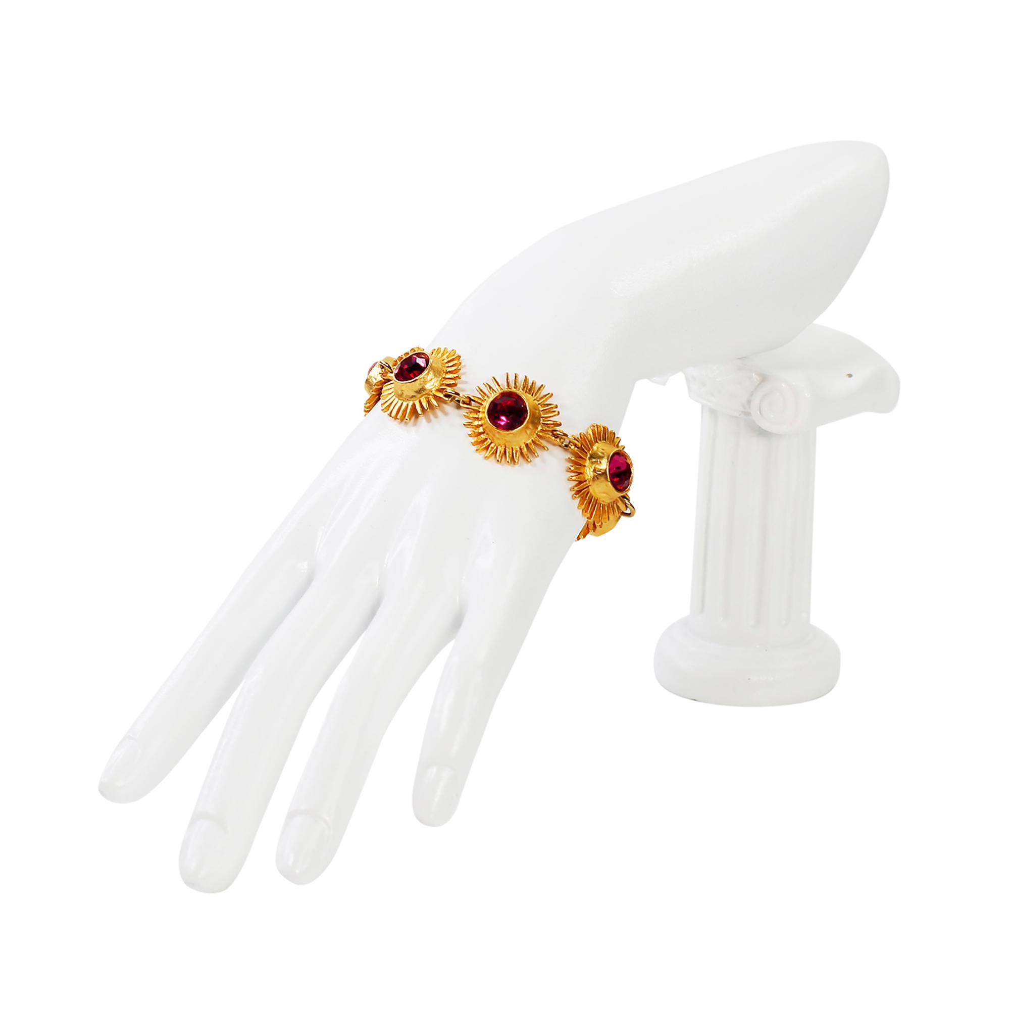 Bracciale vintage Edouard Rambaud in oro e cristalli rosa, circa anni '80 In condizioni buone in vendita a New York, NY