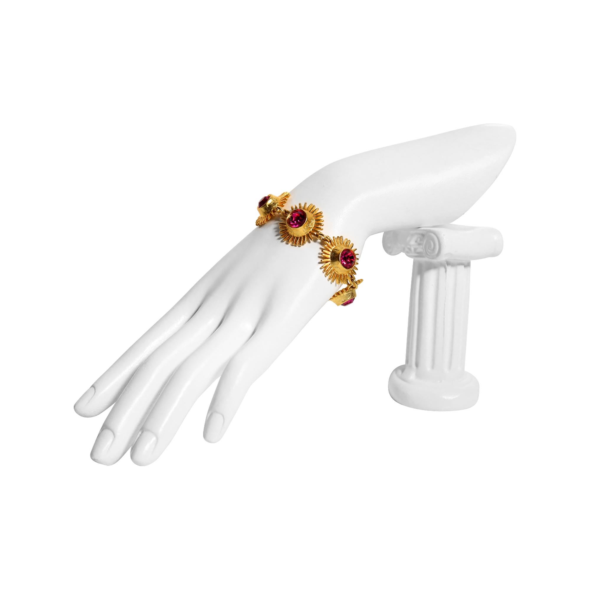 Donna Bracciale vintage Edouard Rambaud in oro e cristalli rosa, circa anni '80 in vendita