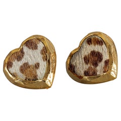 EDOUARD RAMBAUD Boucles d'oreilles vintage cœur en fausse fourrure dorée léopard