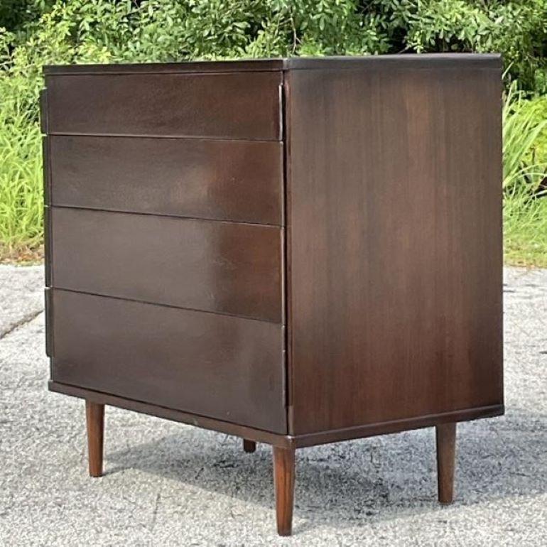 Americano Cassettiera d'epoca Edward Wormley per Dunbar in vendita
