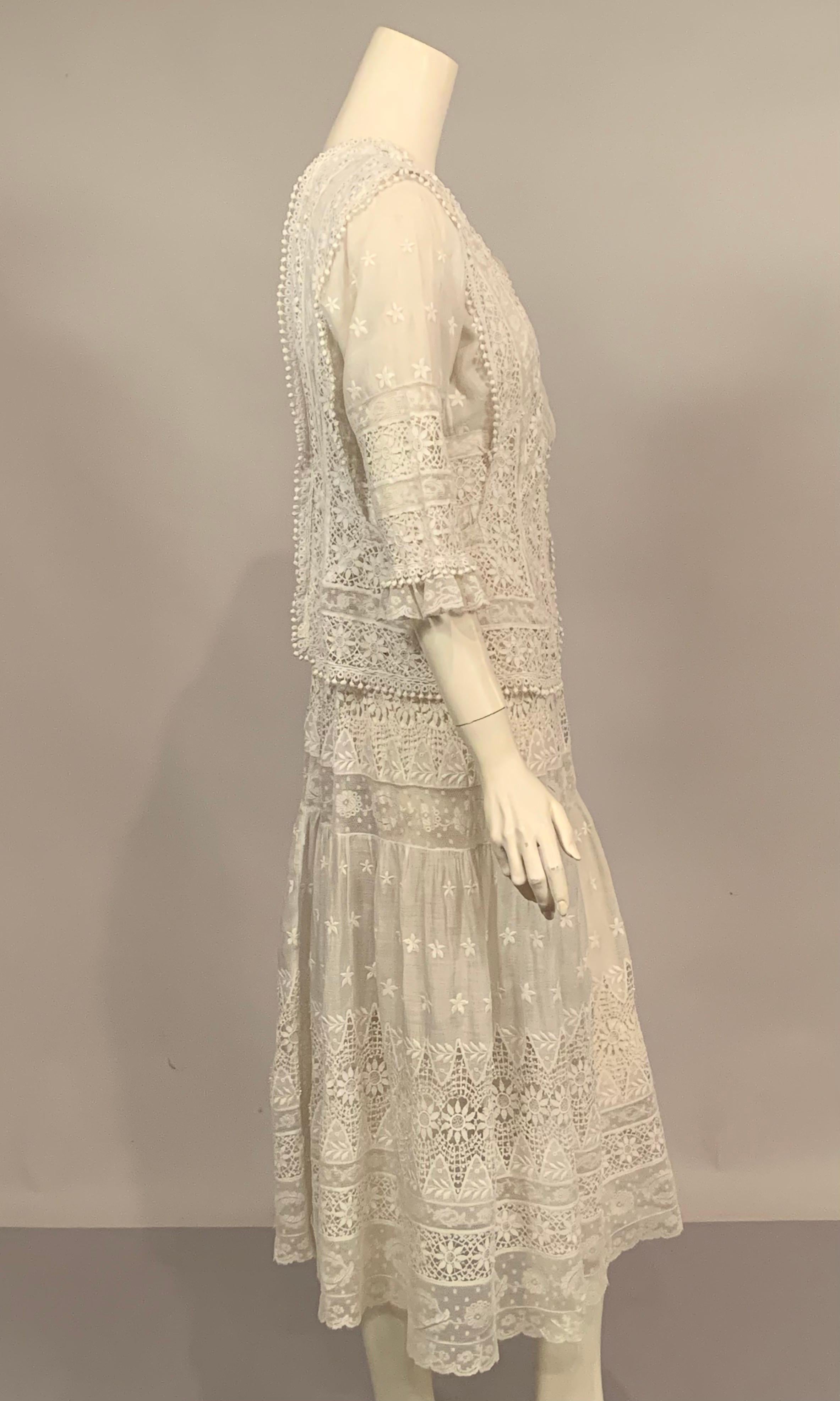 Vintage Edwardian Embroidered Linen and Lace White Dress In Excellent Condition For Sale In New Hope, PA